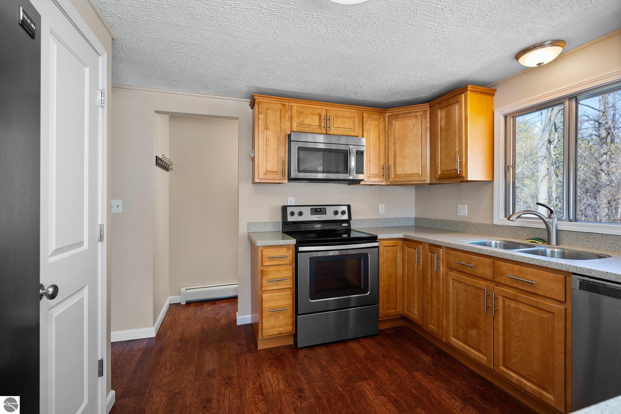 9869 E Cherry Bend Road