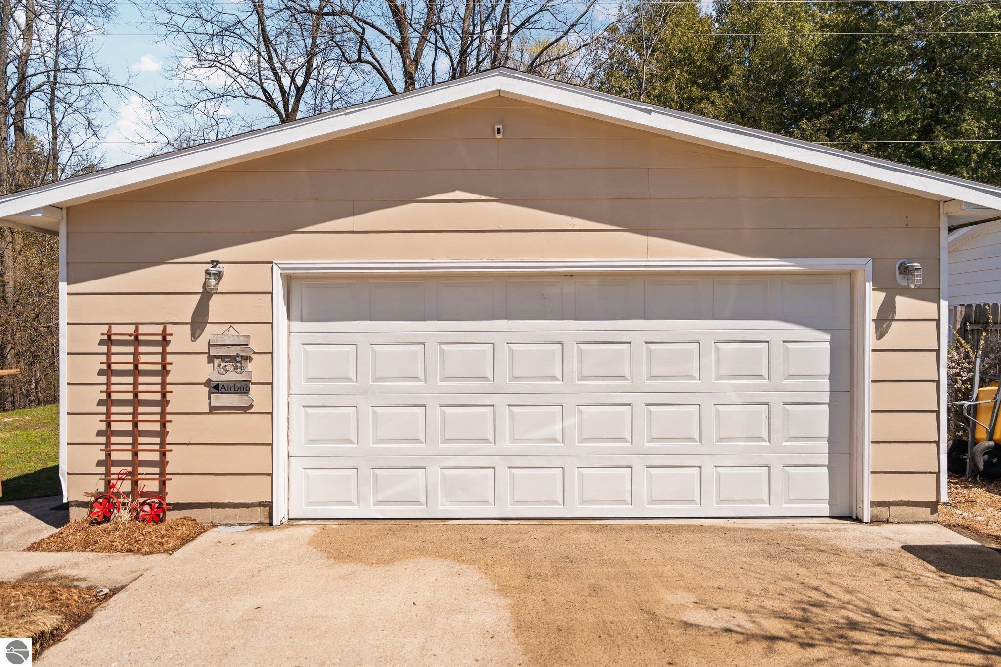9869 E Cherry Bend Road