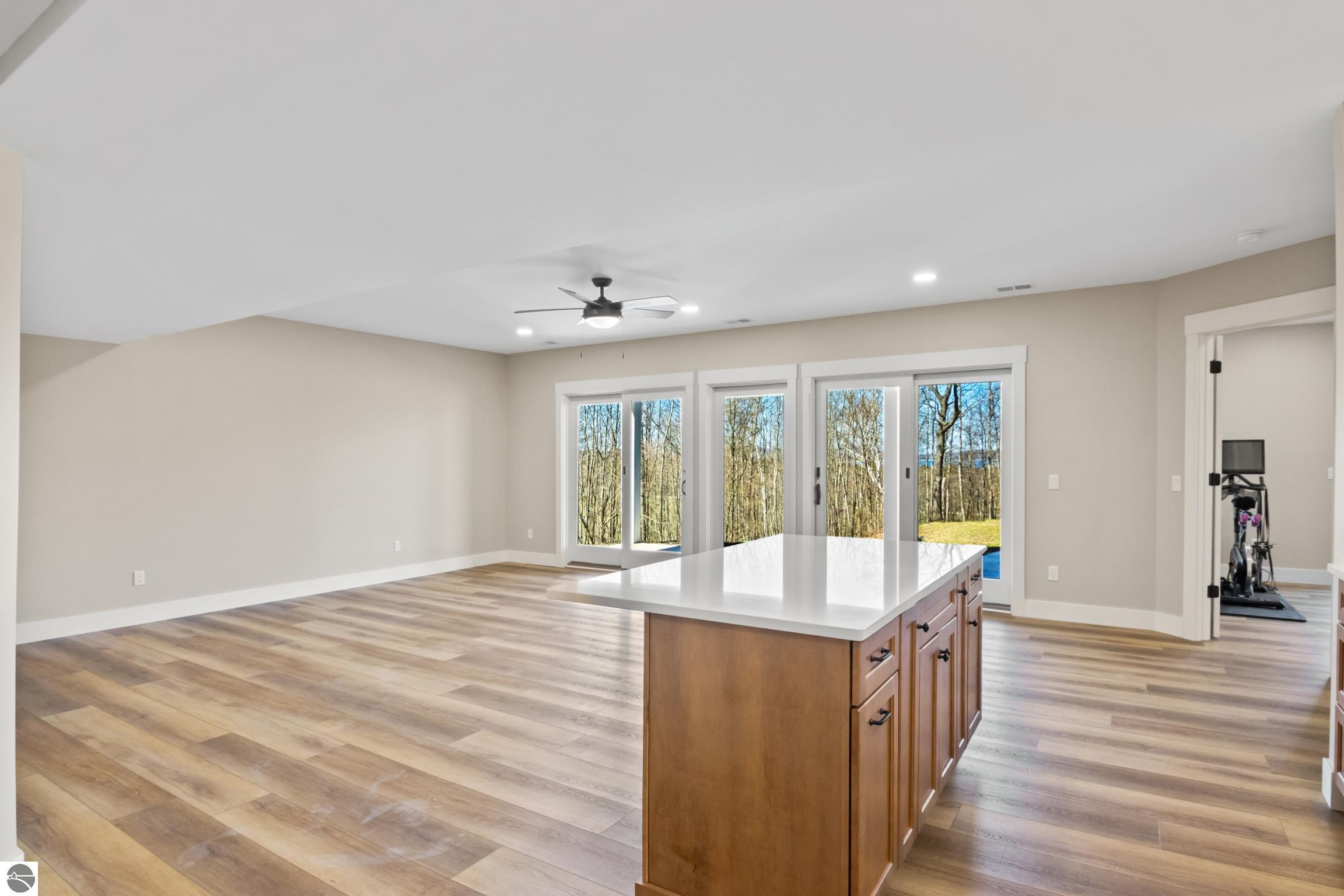 3046 E Greenwood Road