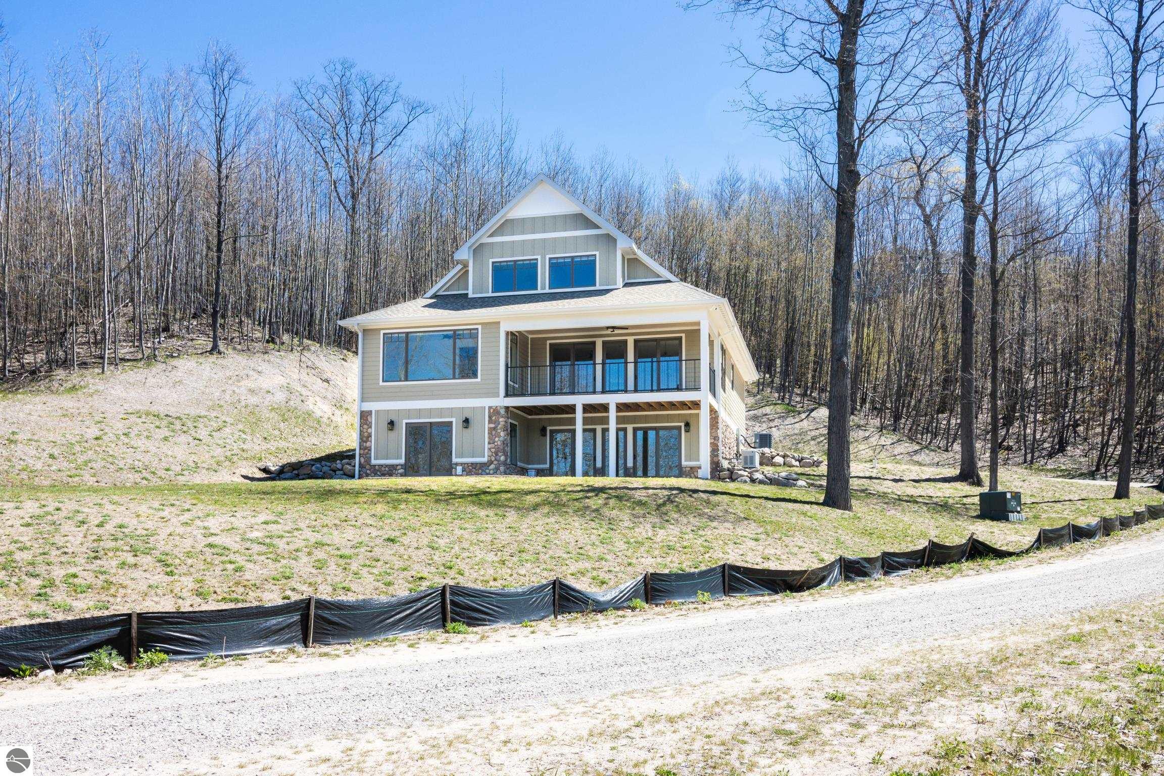 3046 E Greenwood Road