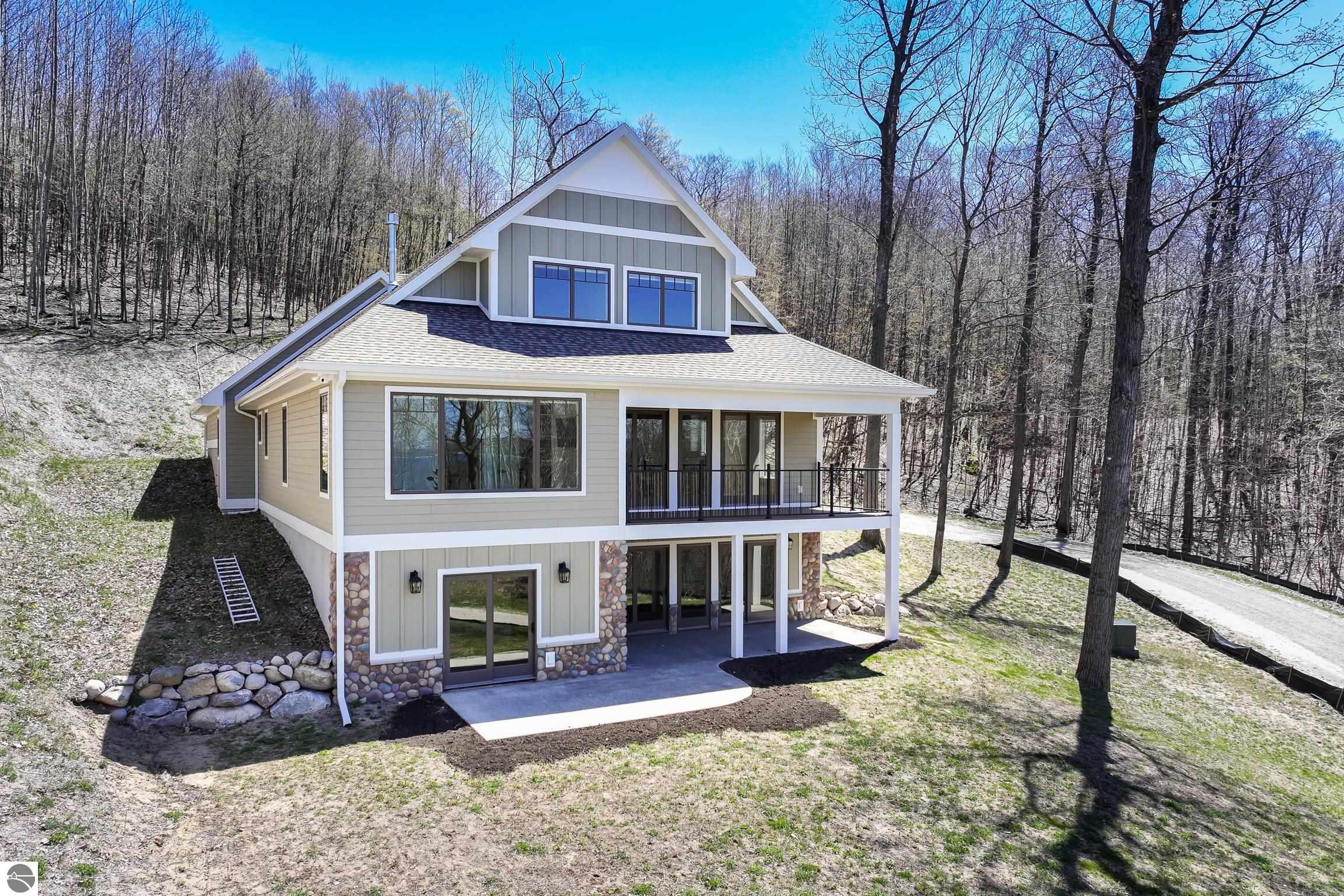 3046 E Greenwood Road