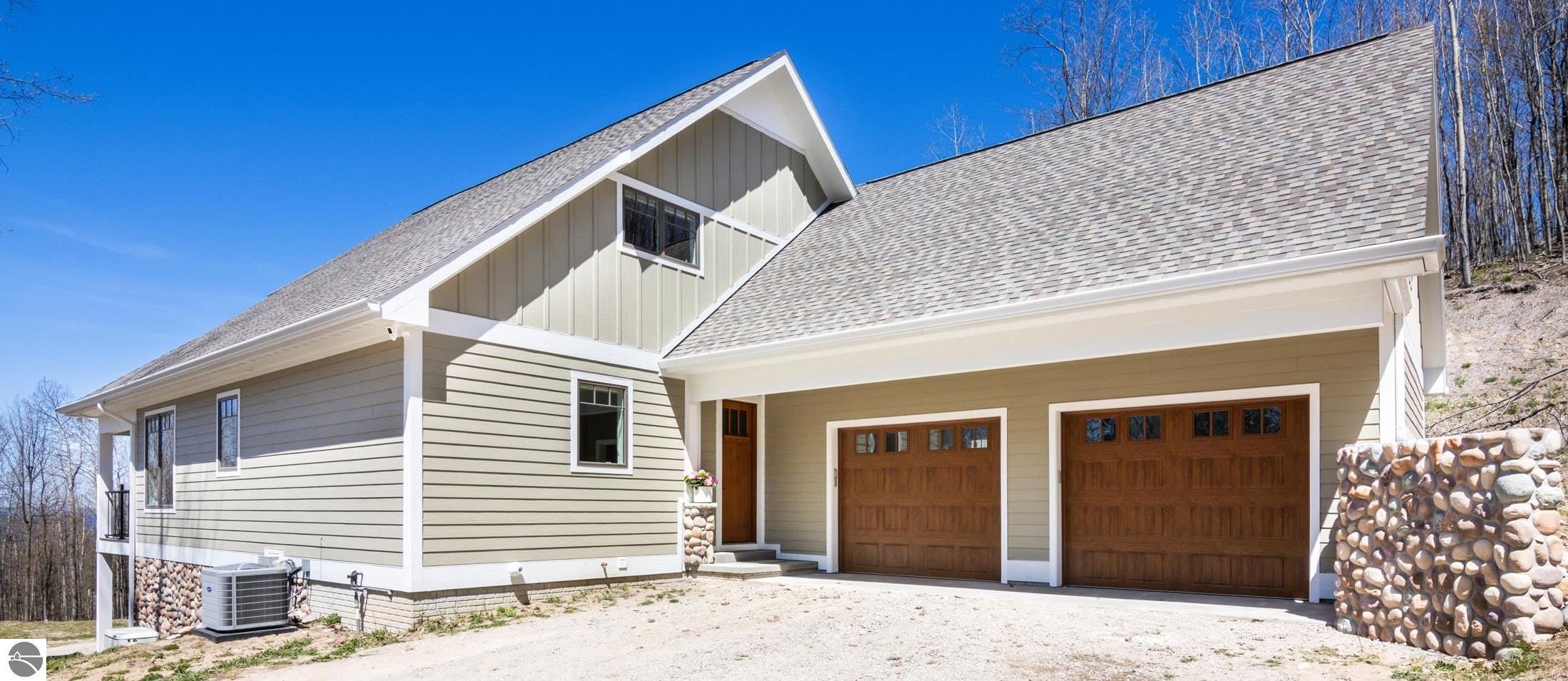 3046 E Greenwood Road