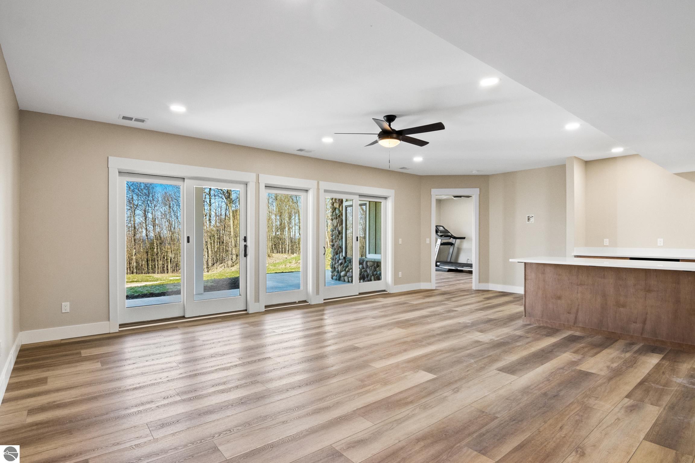 3046 E Greenwood Road