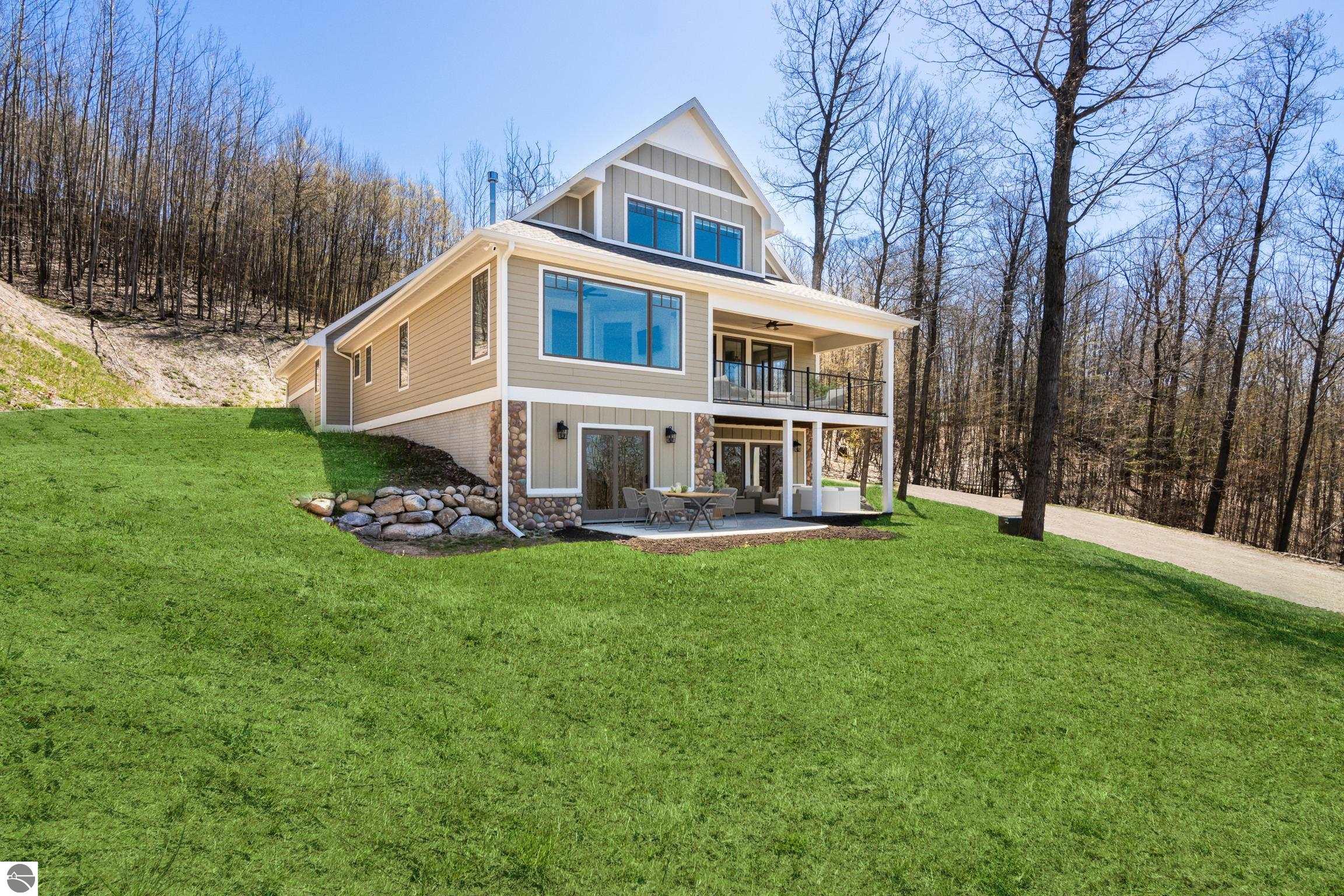 3046 E Greenwood Road