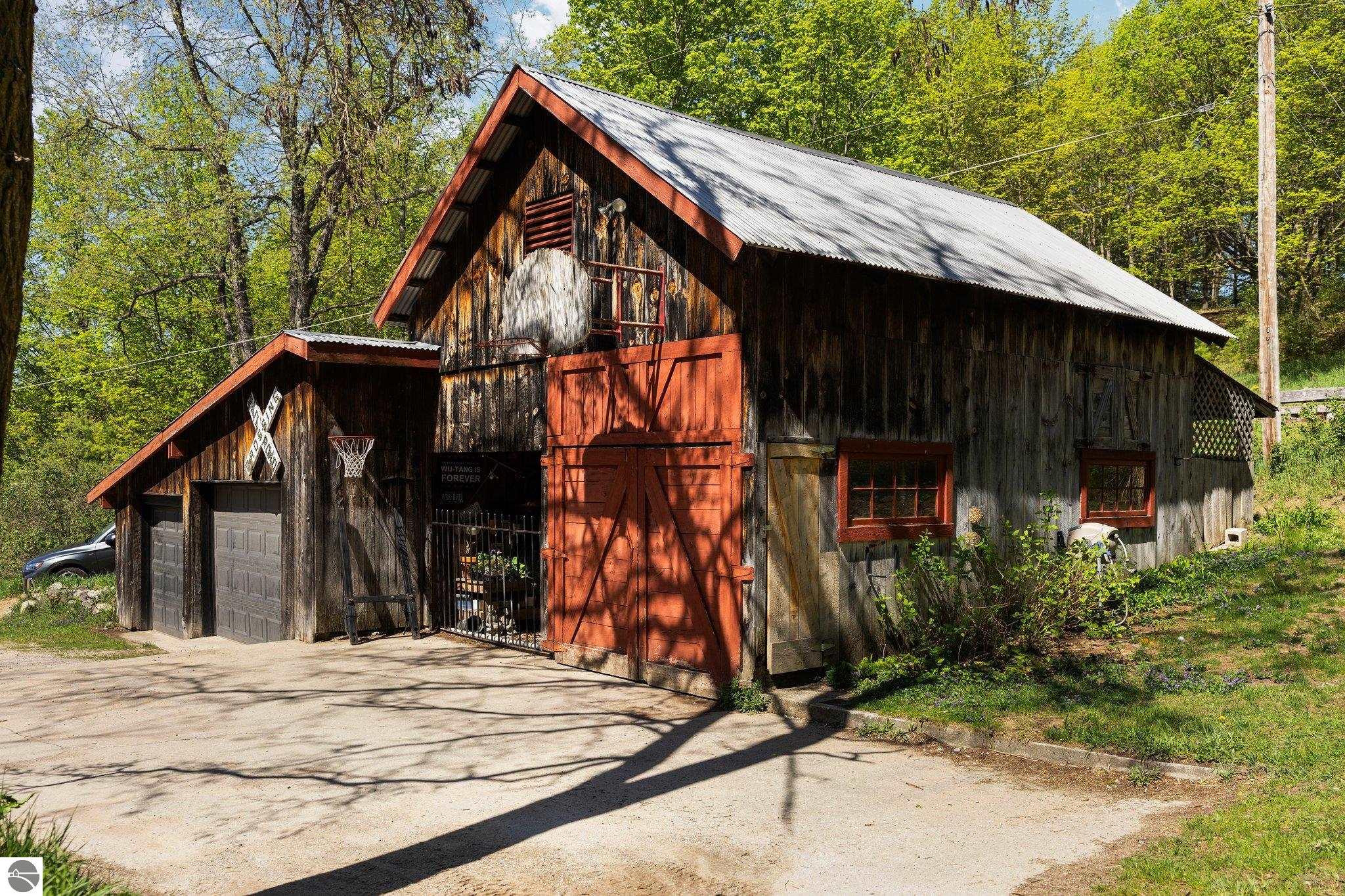 1050 W Burdickville Road