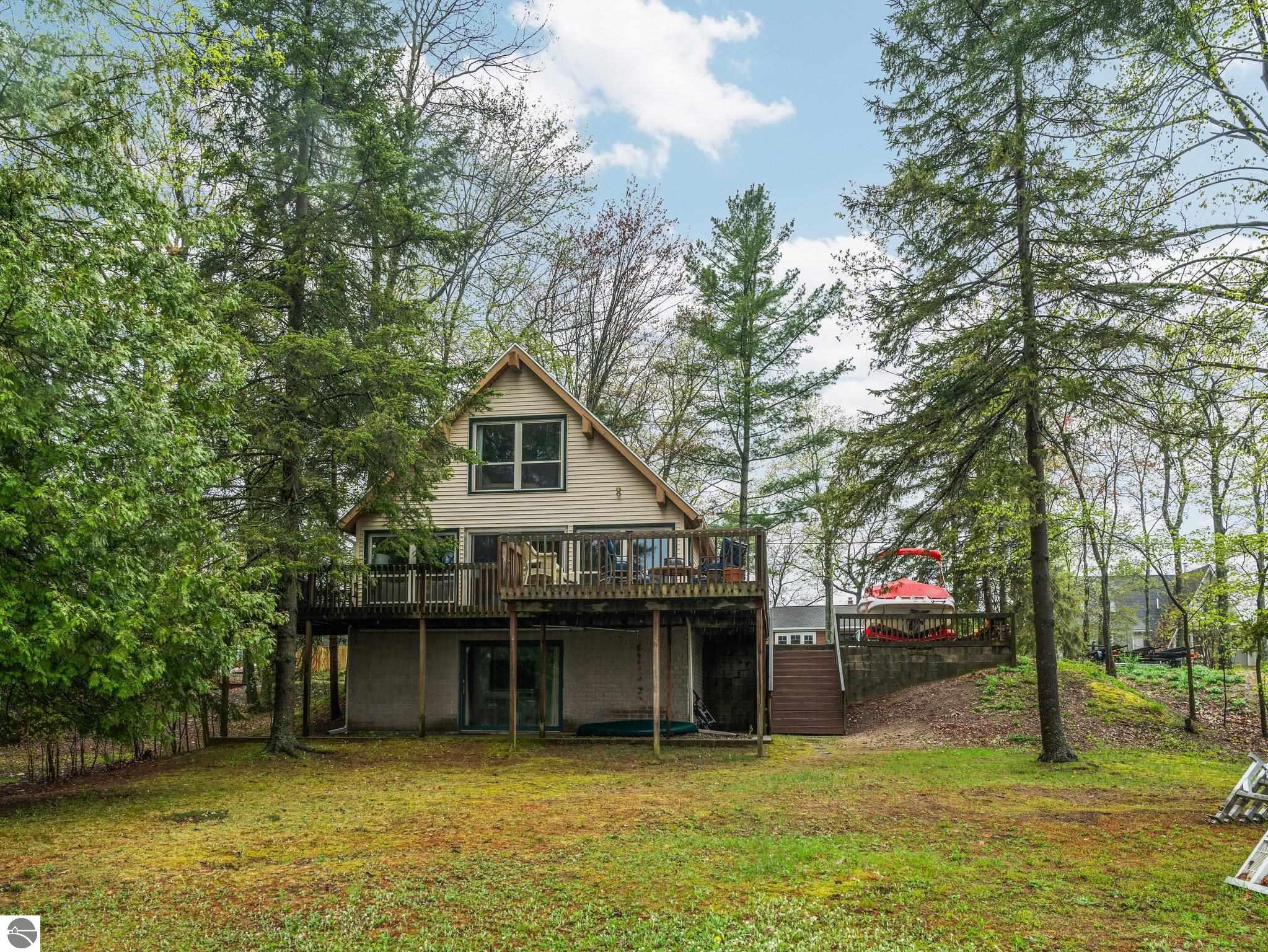 5467 Lakeview Drive