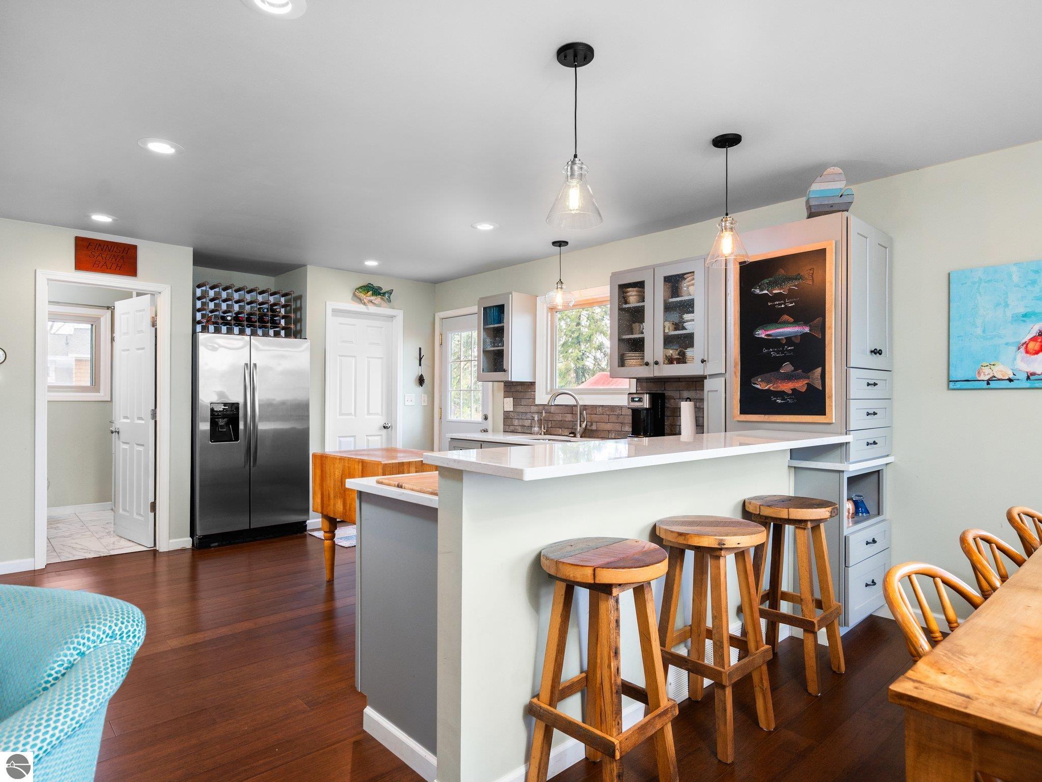 5467 Lakeview Drive