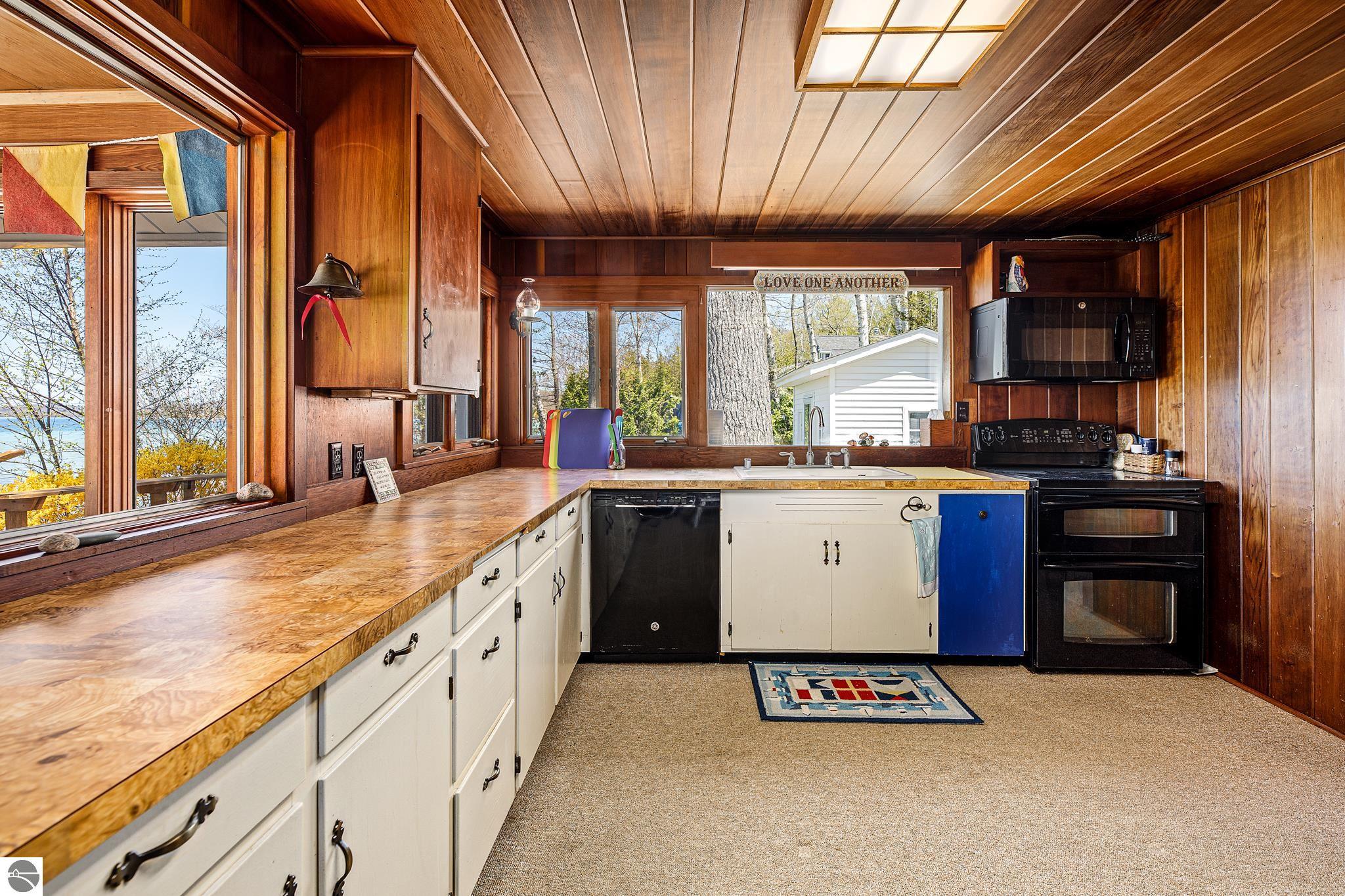 8432 S Dunns Farm Road