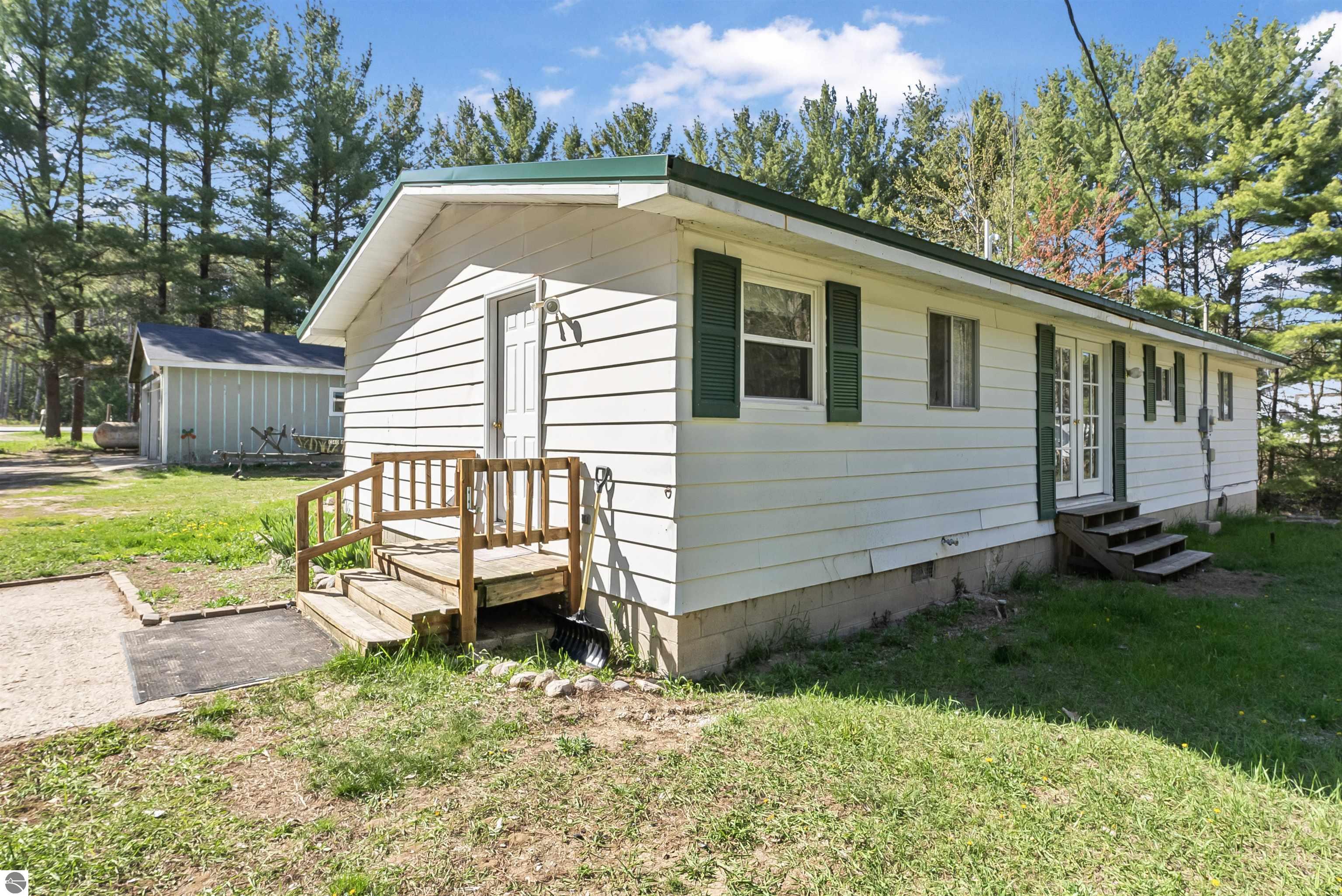 5271 US-131, SW