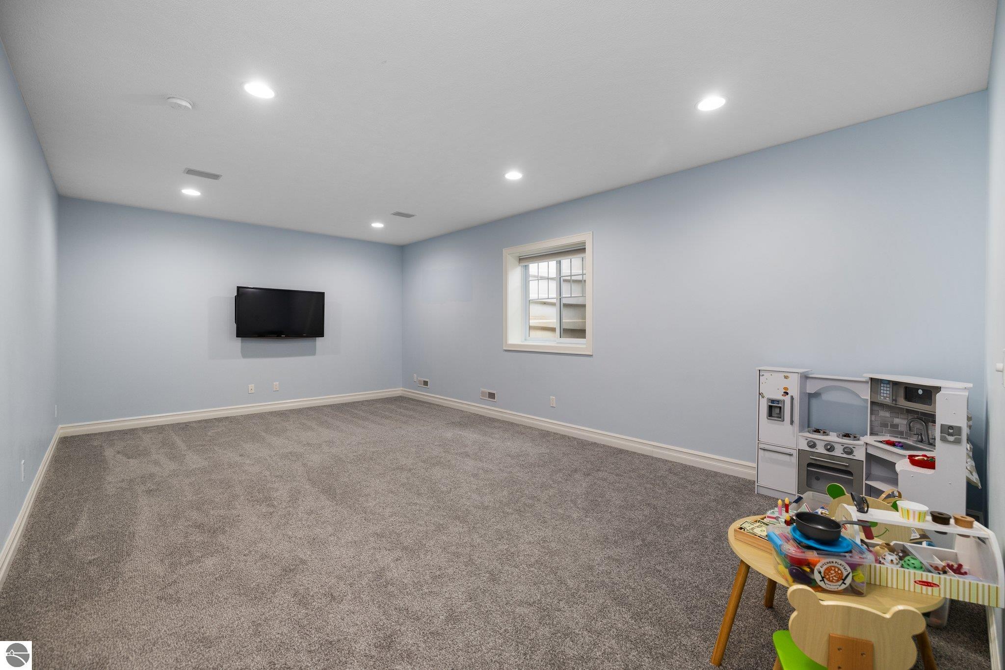 215 S Elmwood