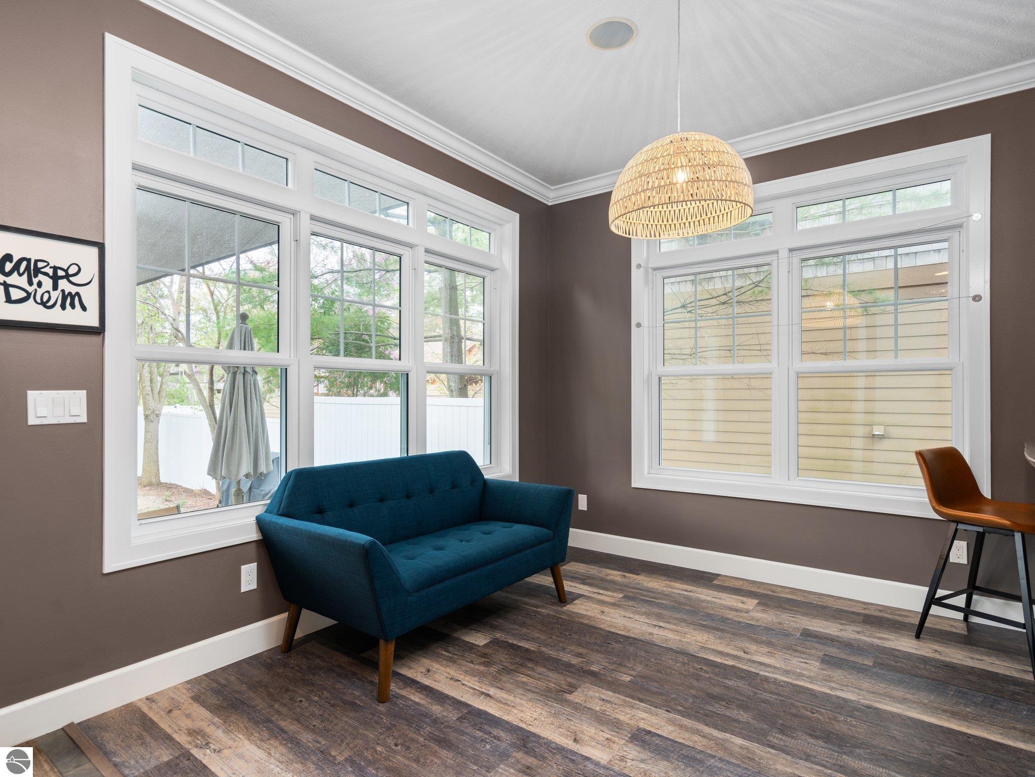 215 S Elmwood