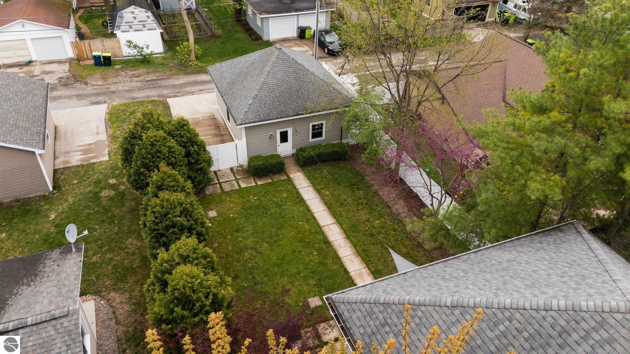 215 S Elmwood