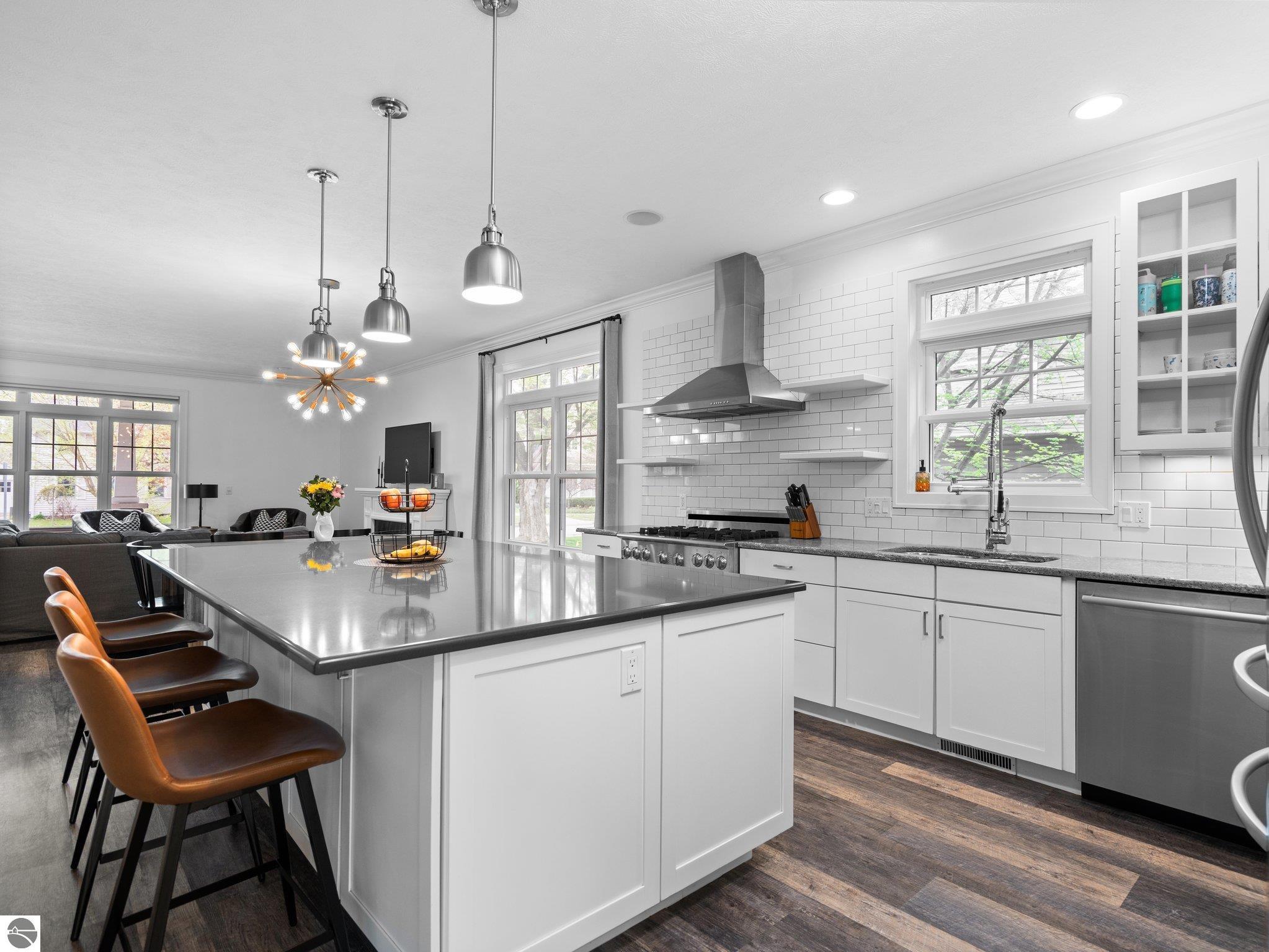 215 S Elmwood