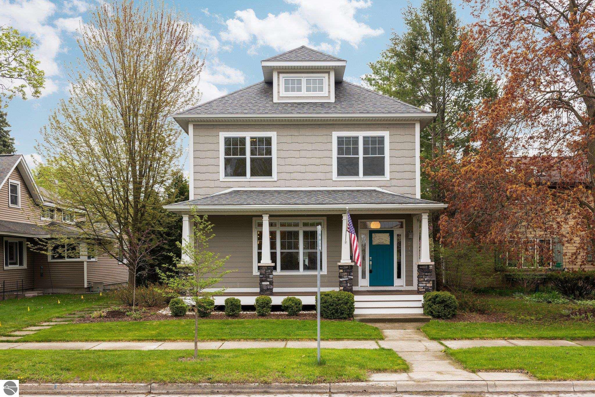 215 S Elmwood