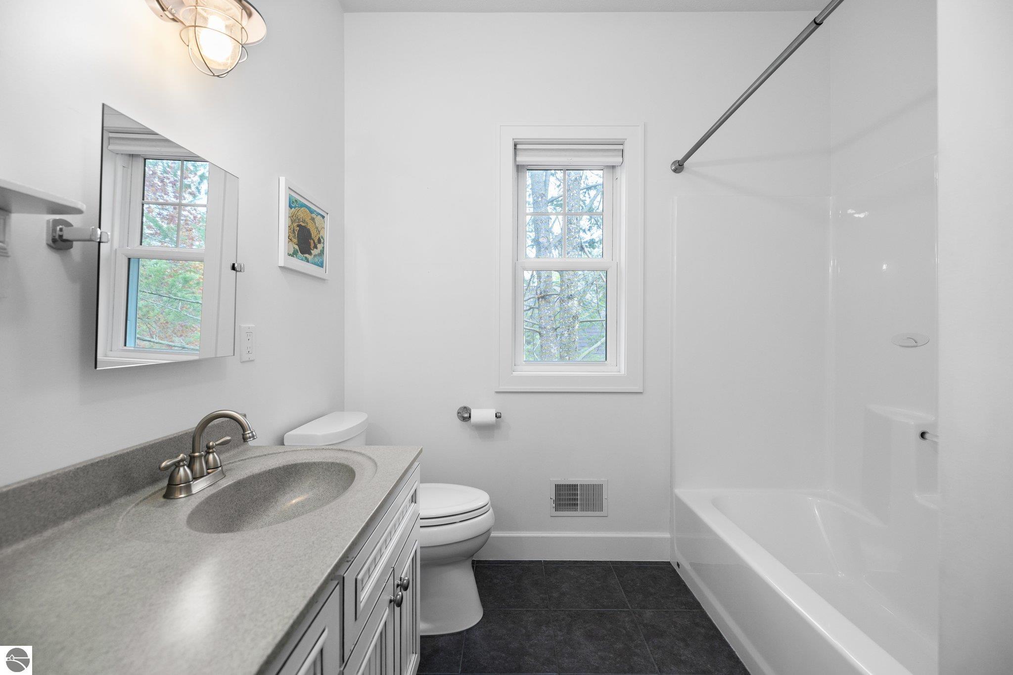 215 S Elmwood