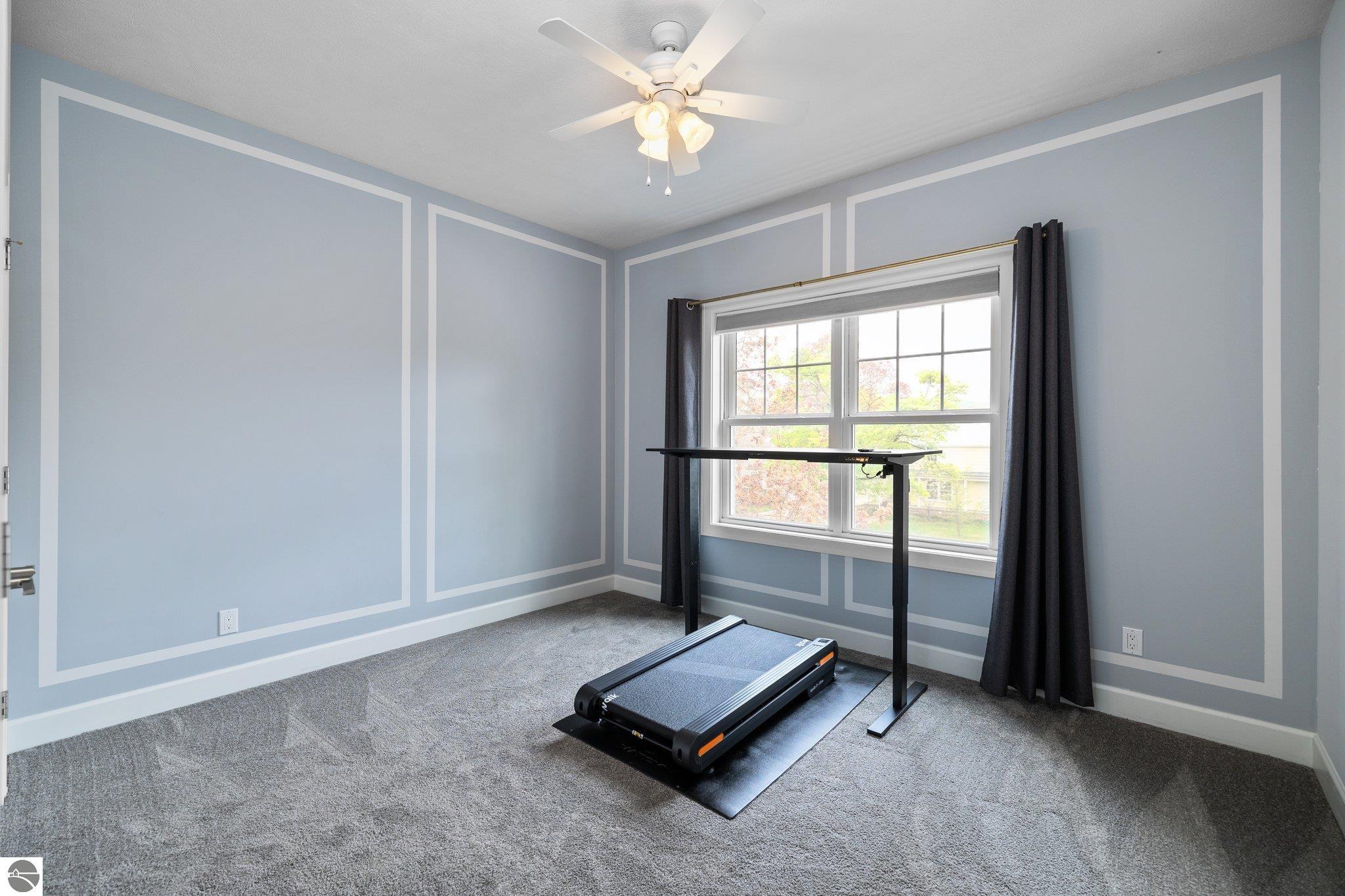 215 S Elmwood