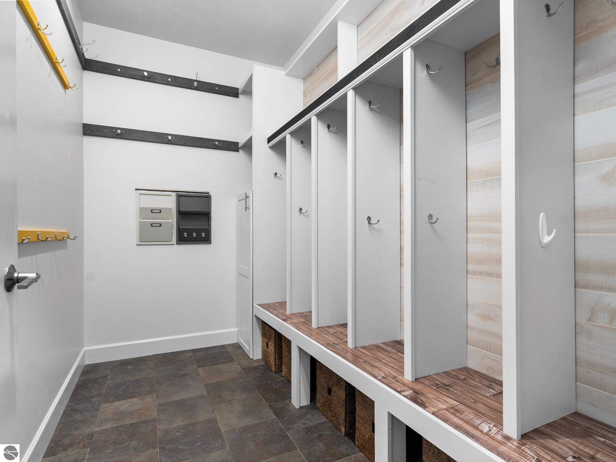 215 S Elmwood