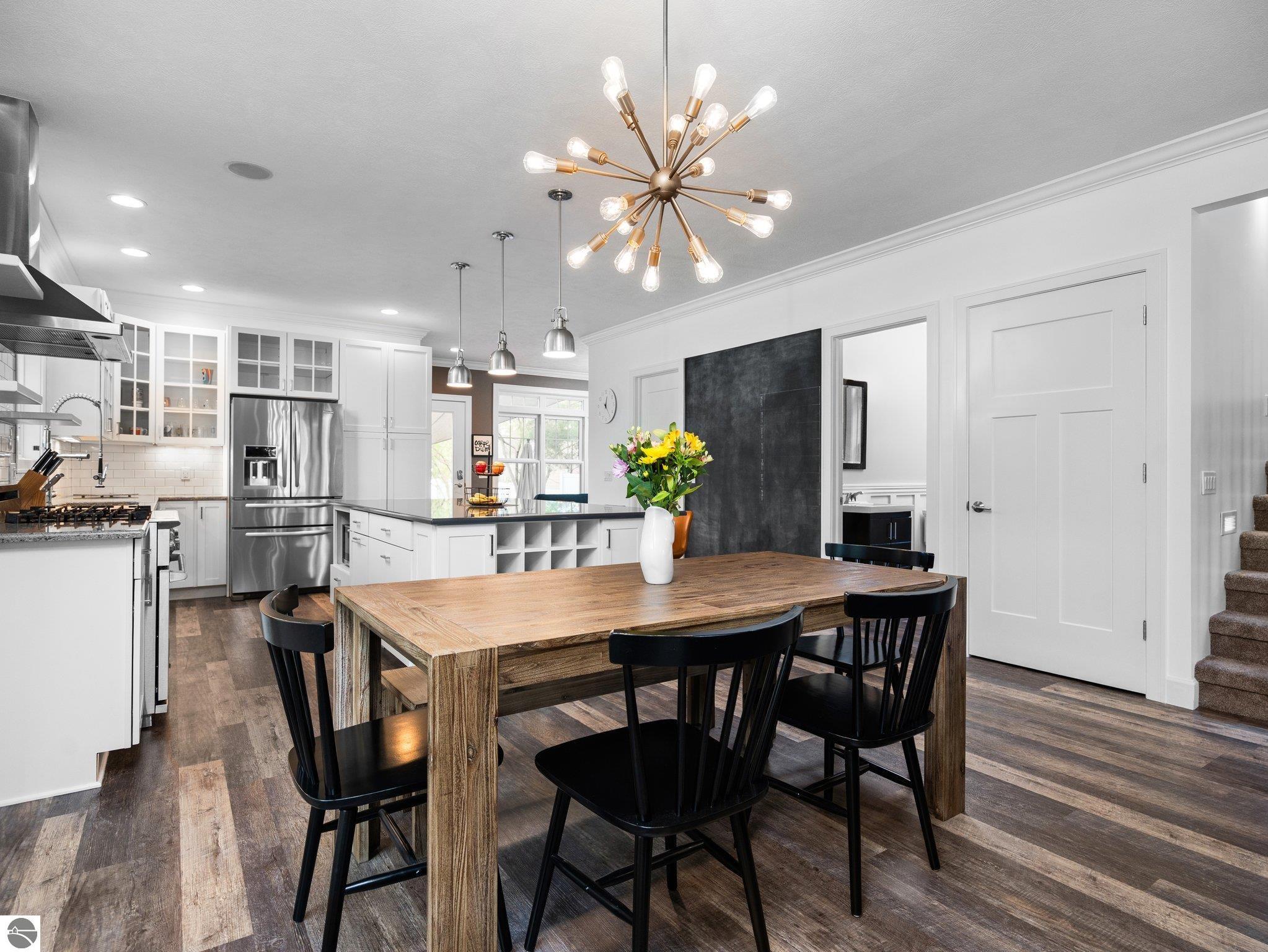 215 S Elmwood
