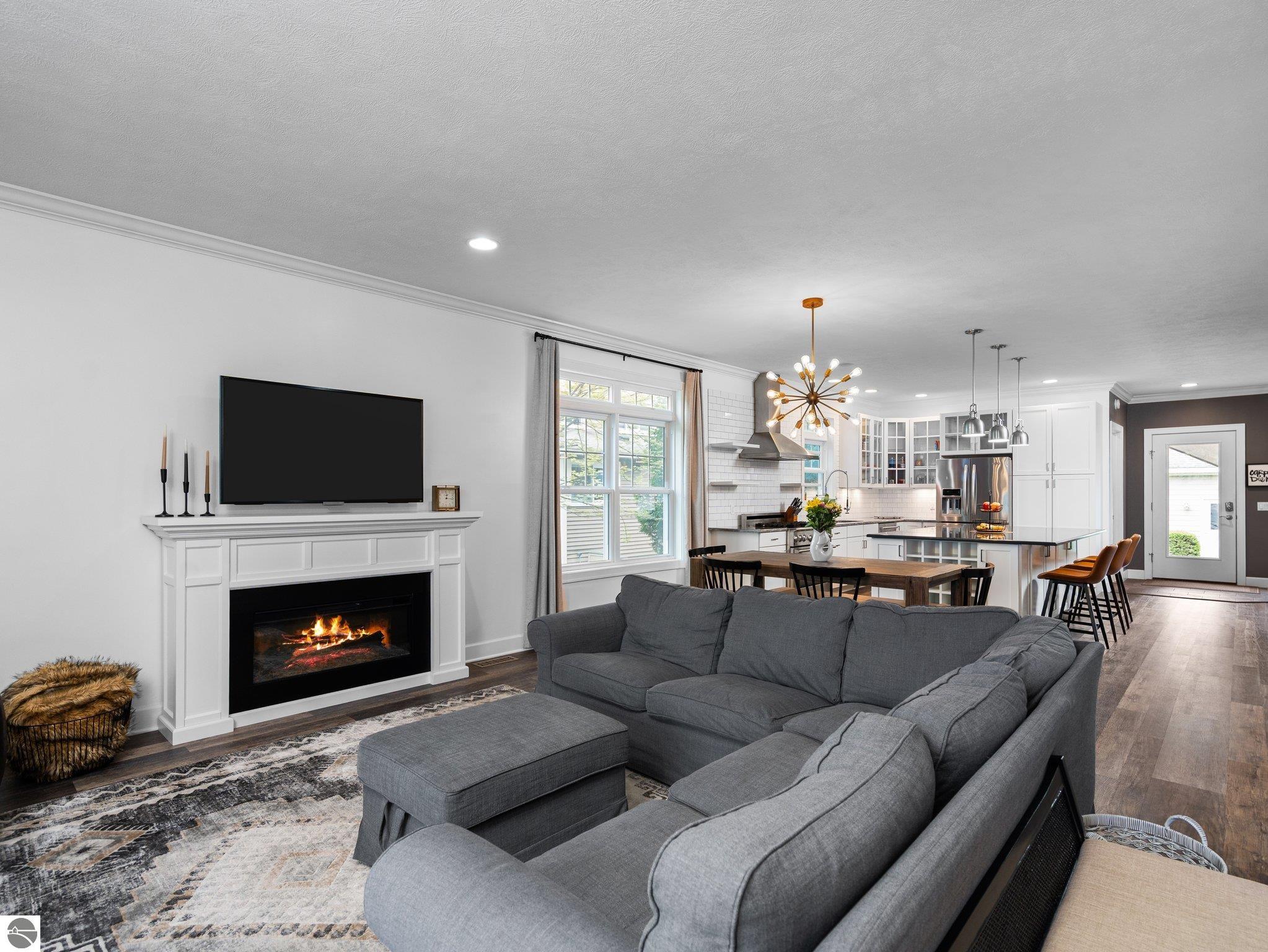 215 S Elmwood