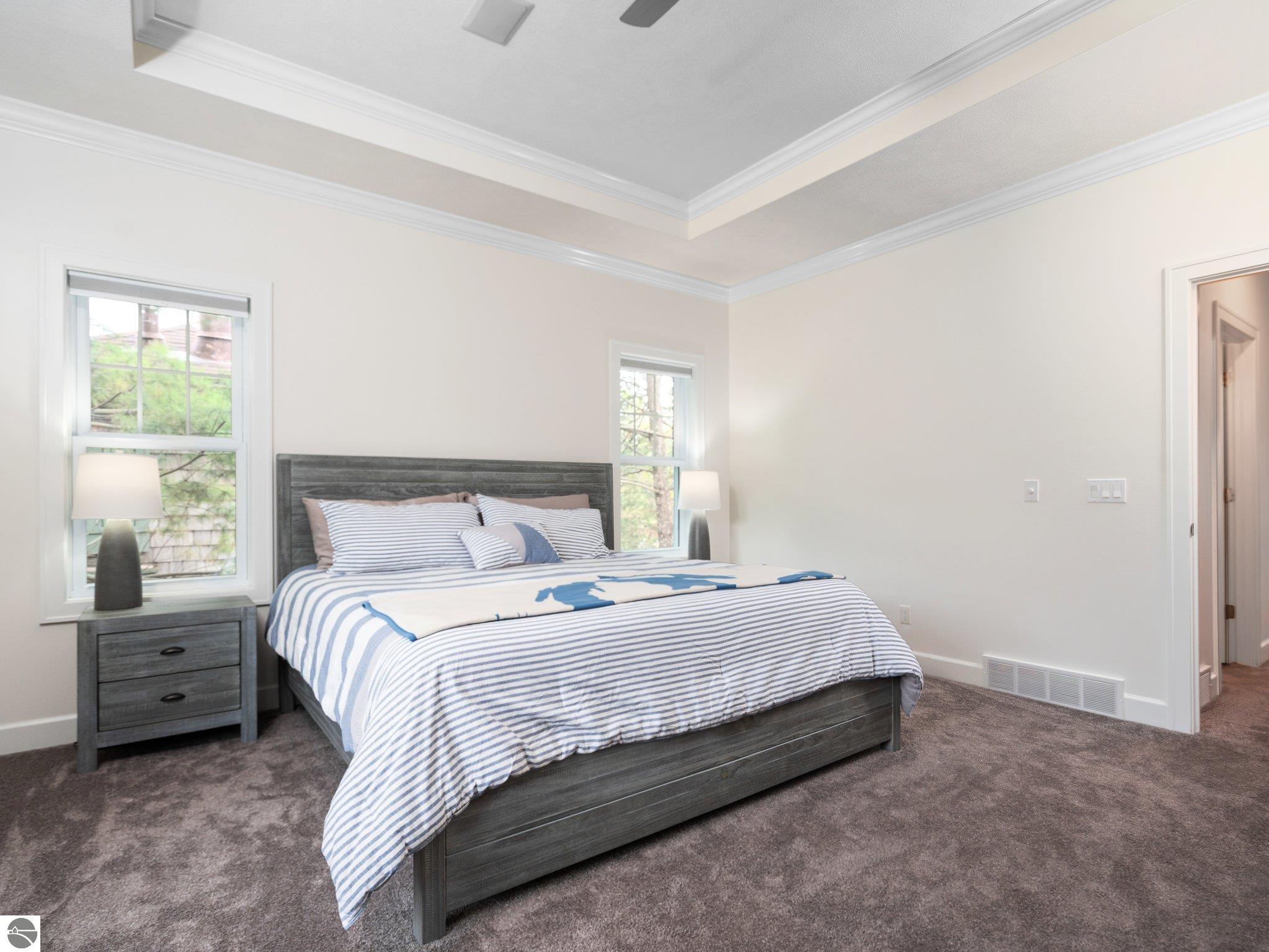 215 S Elmwood