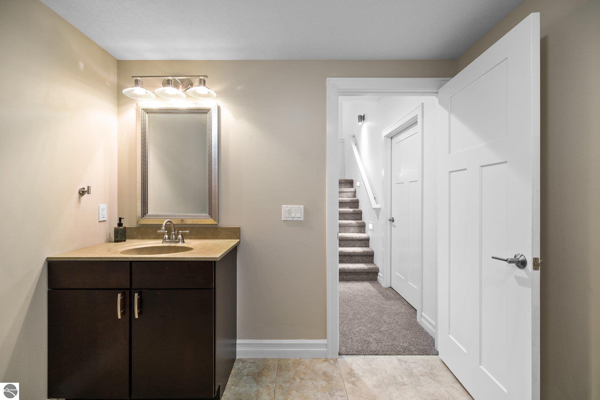 215 S Elmwood
