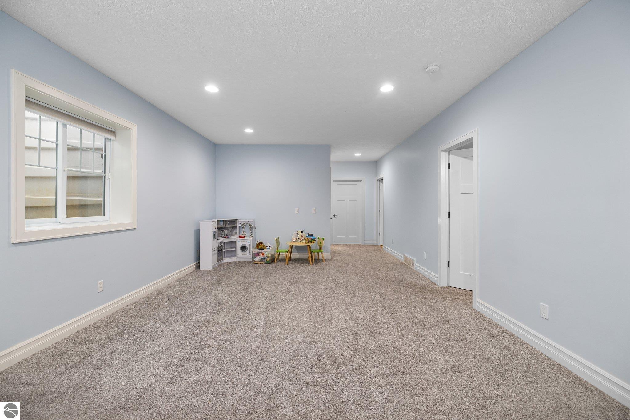 215 S Elmwood