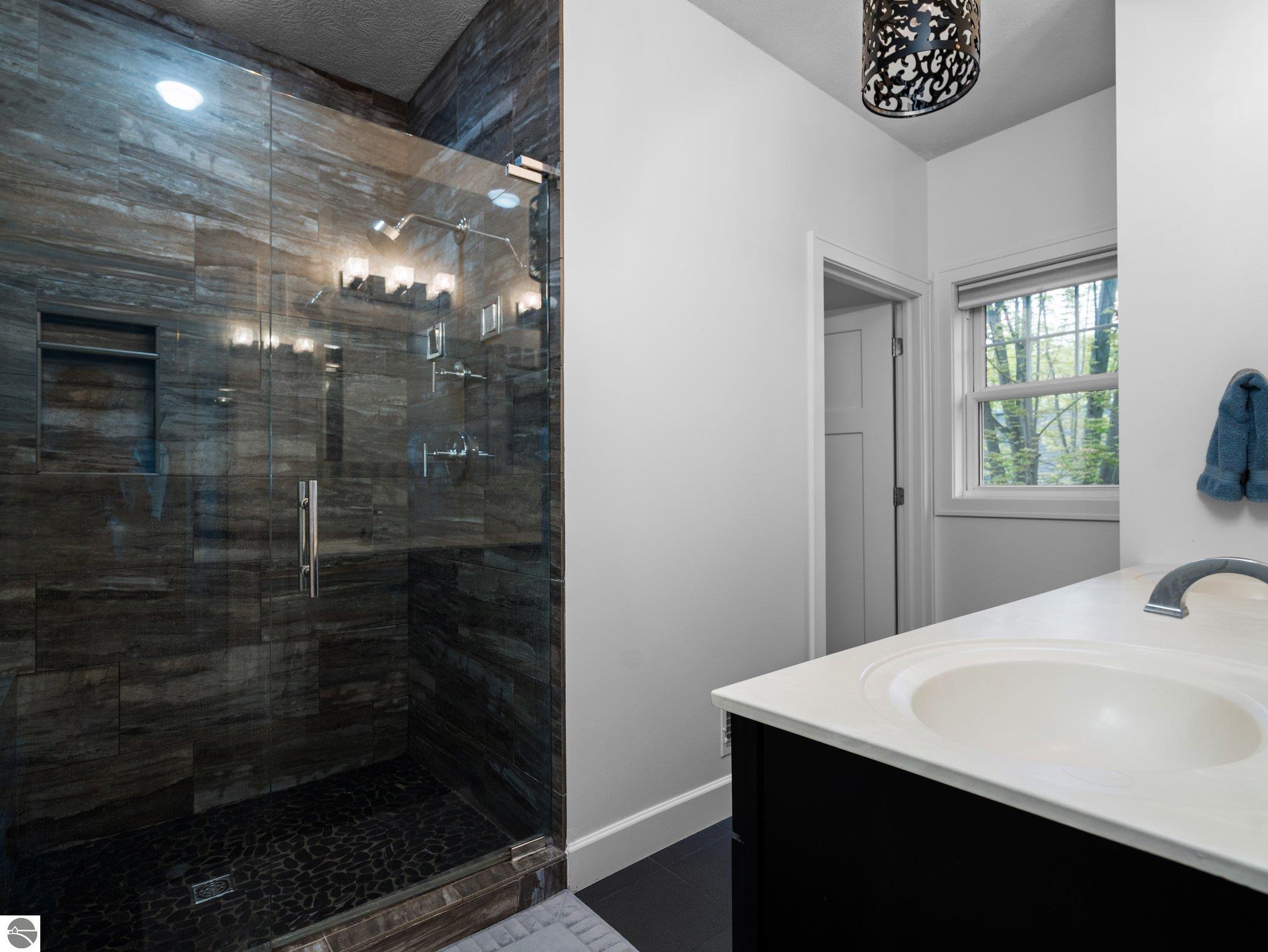 215 S Elmwood