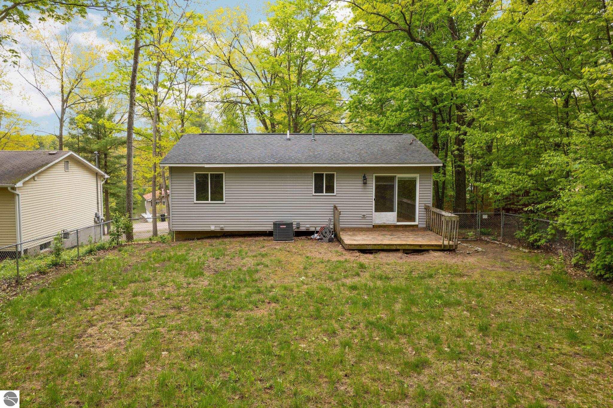 18864 Lakewood Circle