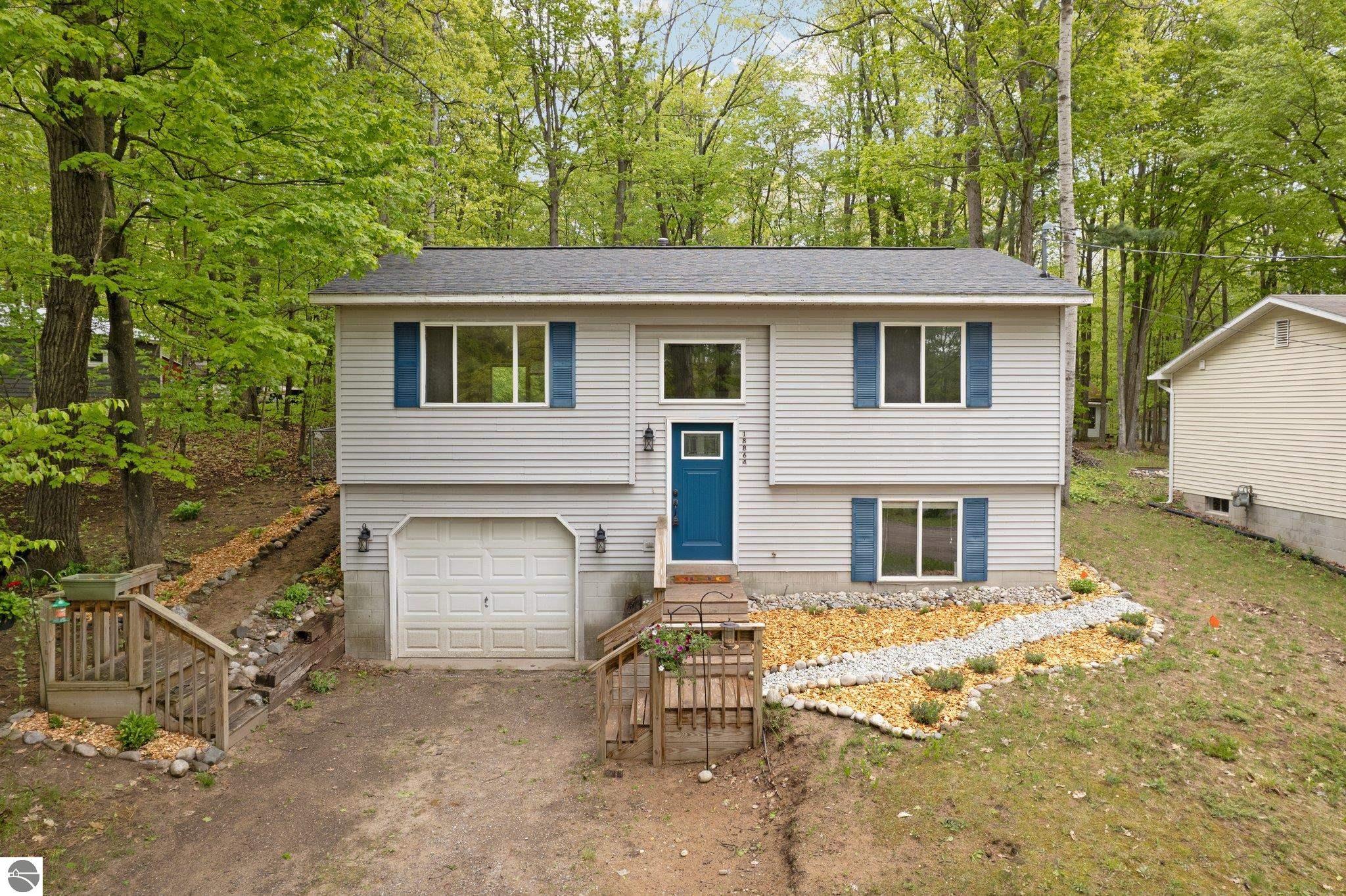 18864 Lakewood Circle