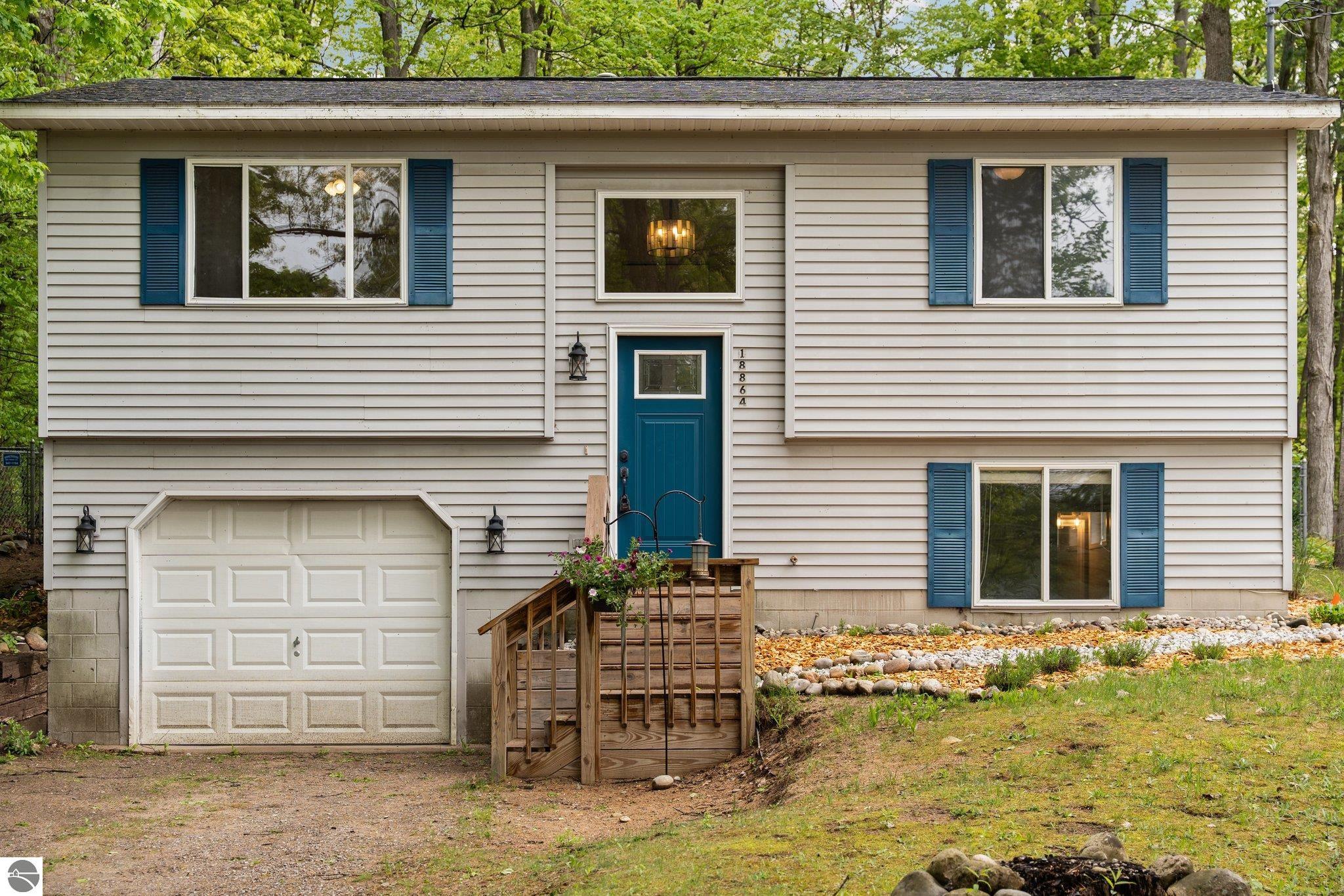 18864 Lakewood Circle