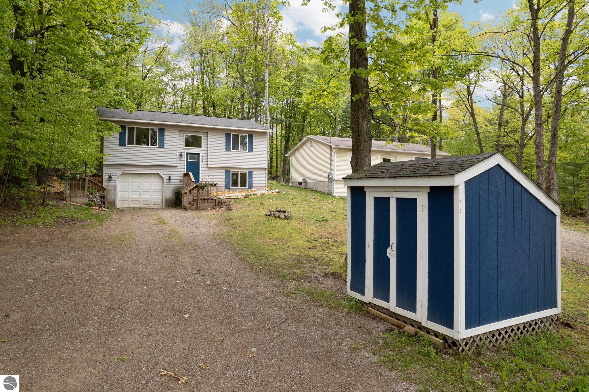 18864 Lakewood Circle