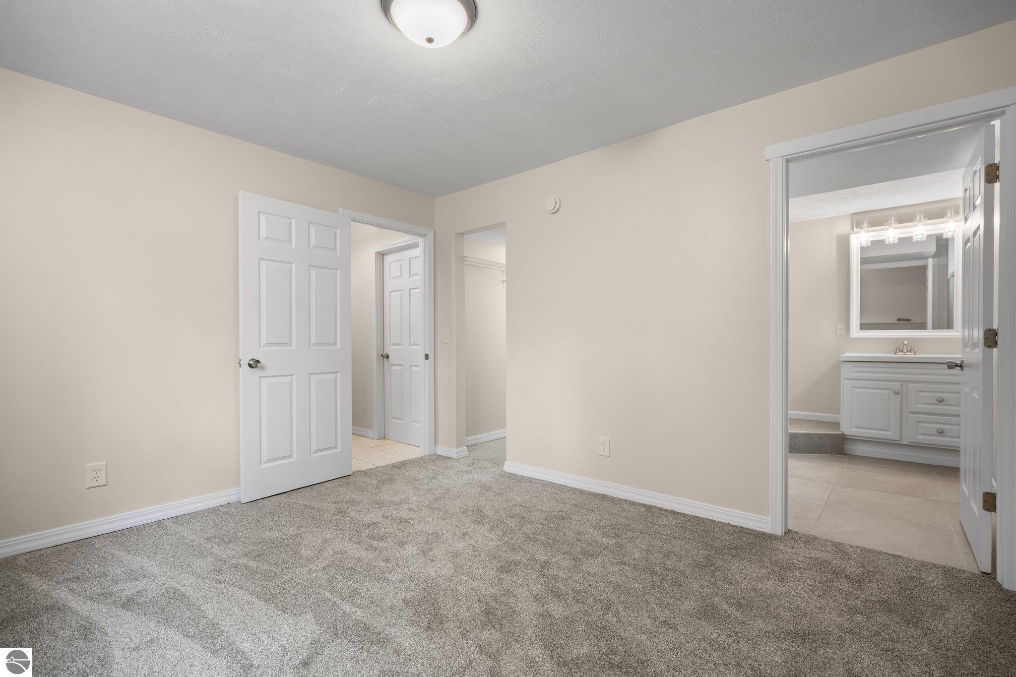 18864 Lakewood Circle