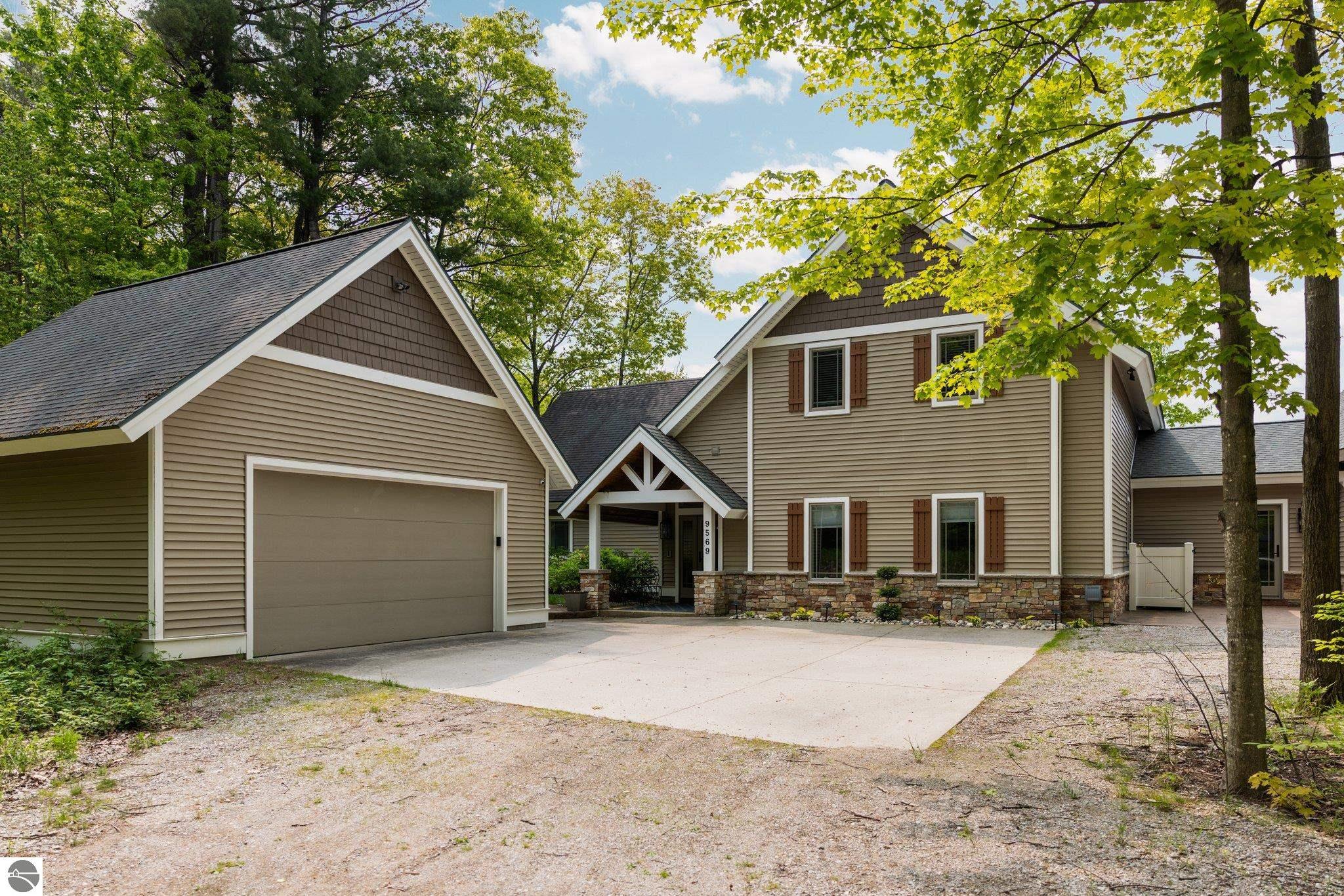 9569 Pearl Lake Drive