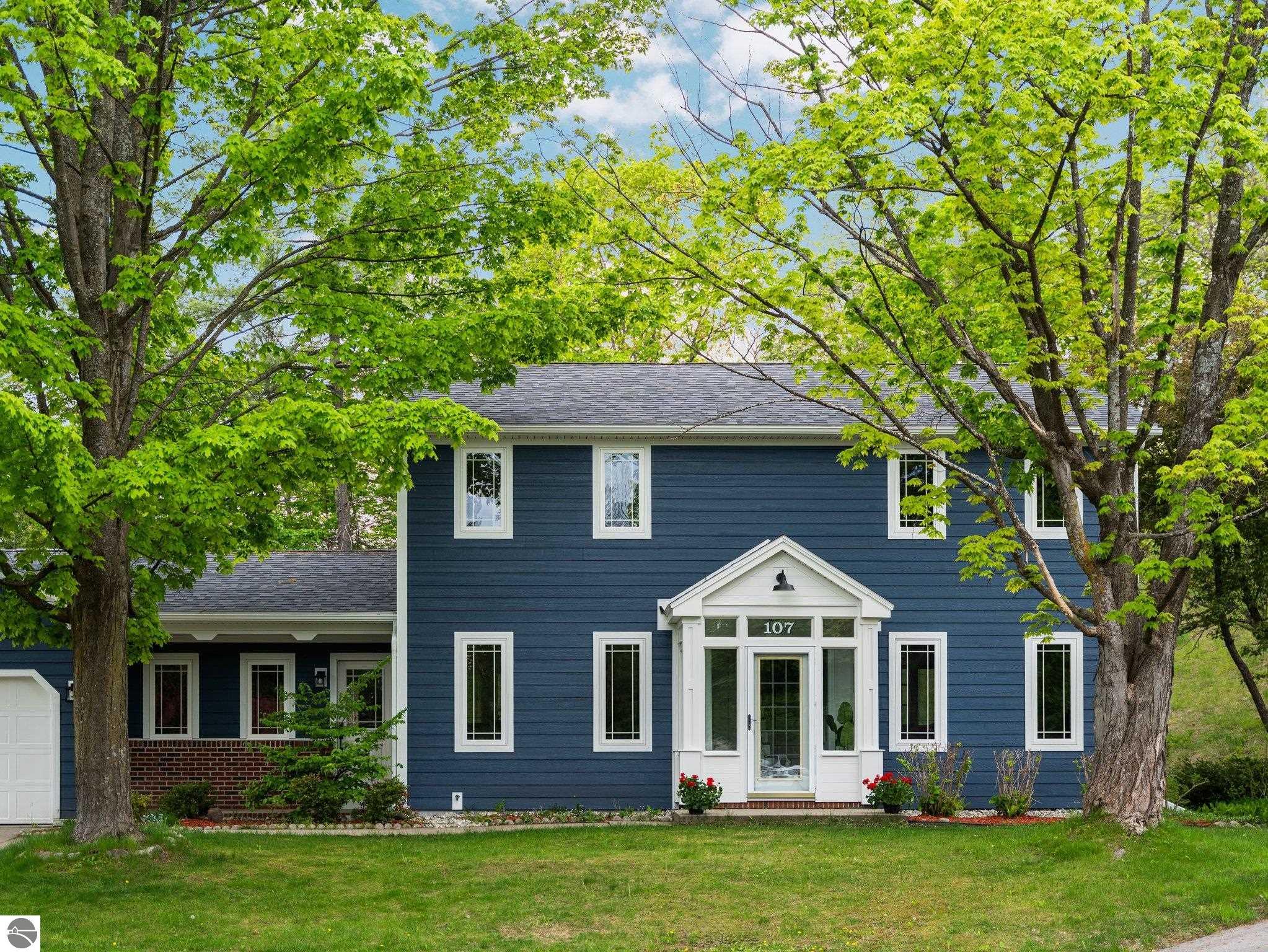 107 Hillcrest Court