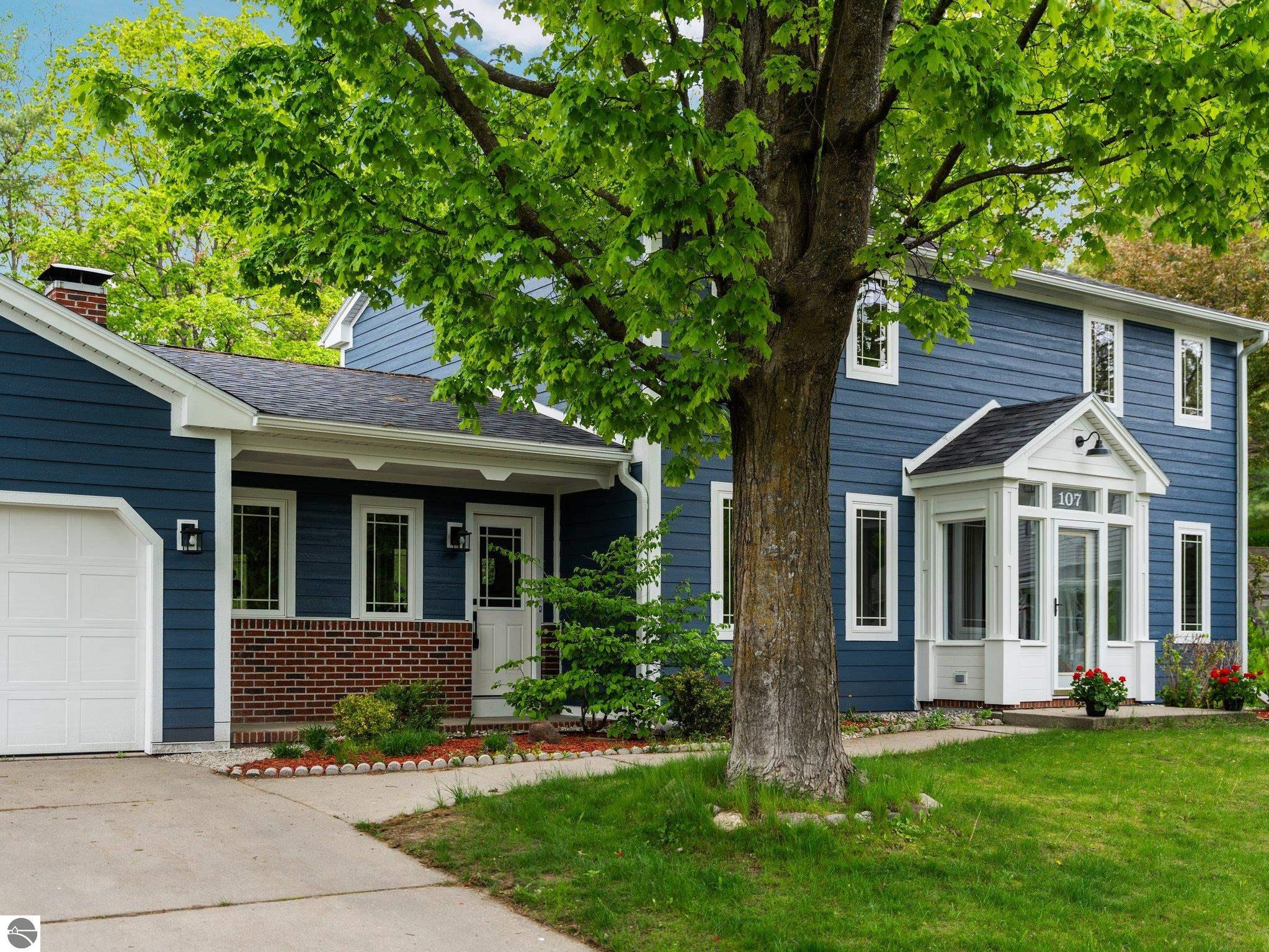 107 Hillcrest Court