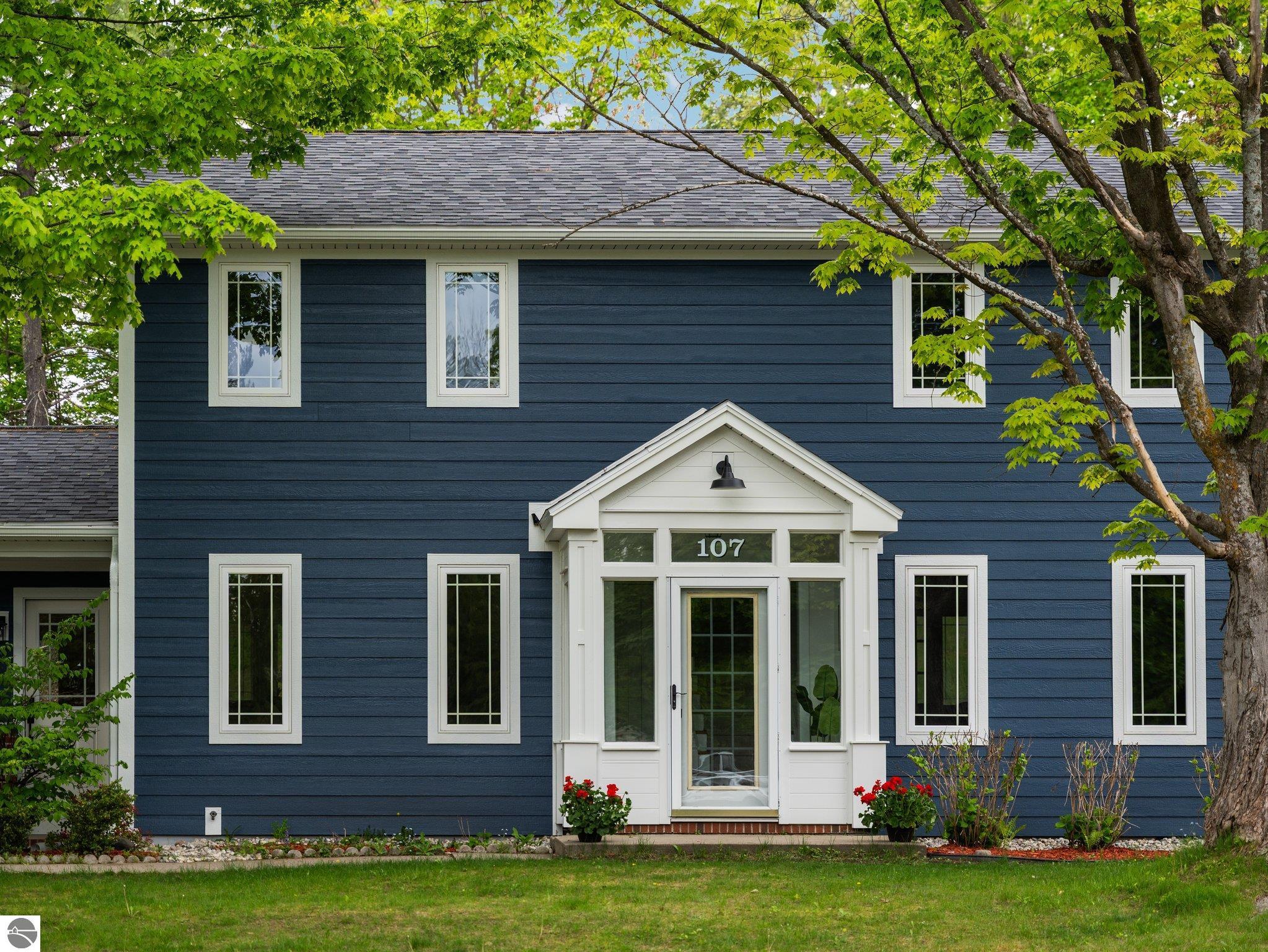 107 Hillcrest Court
