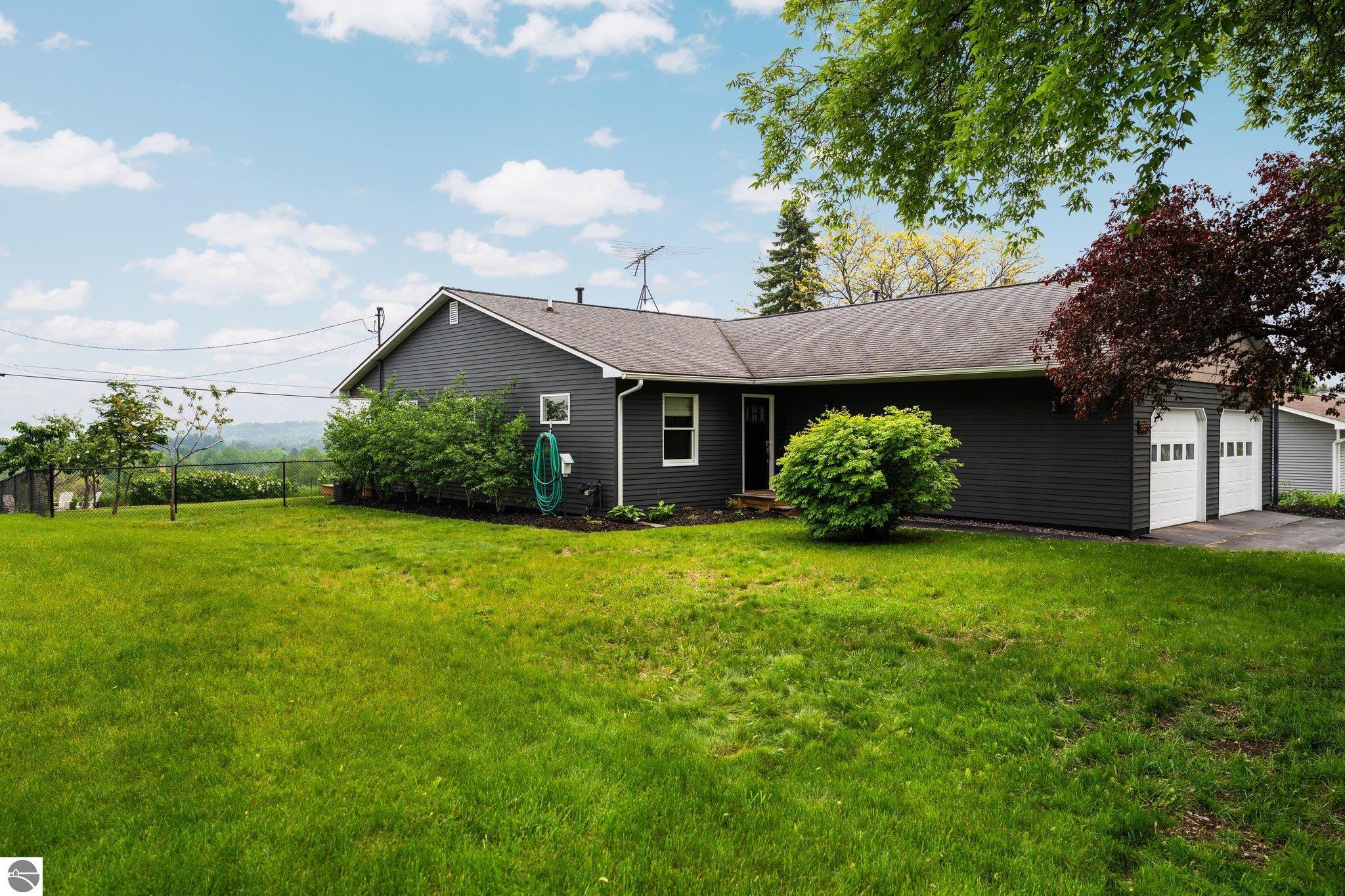 883 Valley View Drive