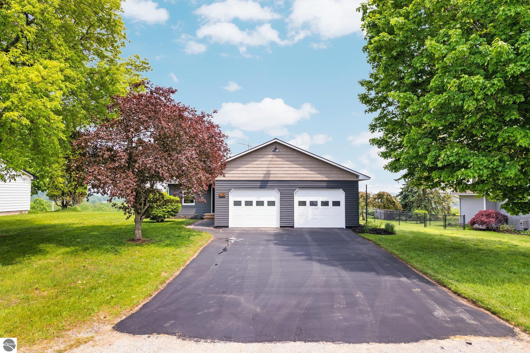 883 Valley View Drive