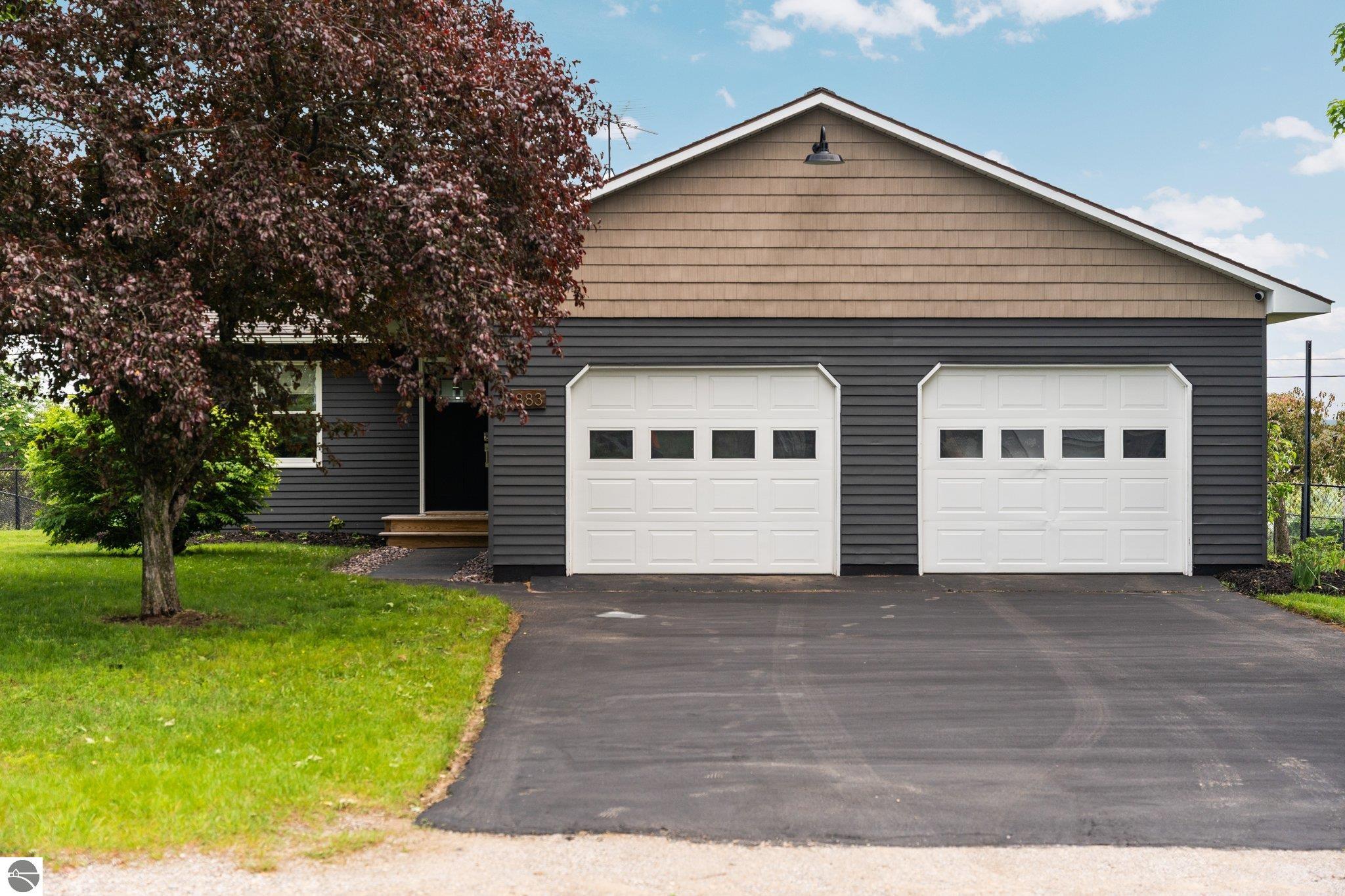 883 Valley View Drive
