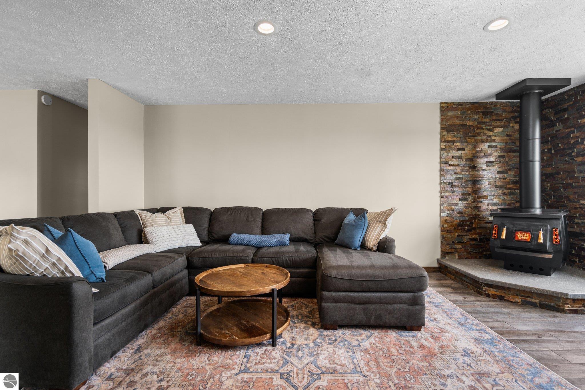 883 Valley View Drive
