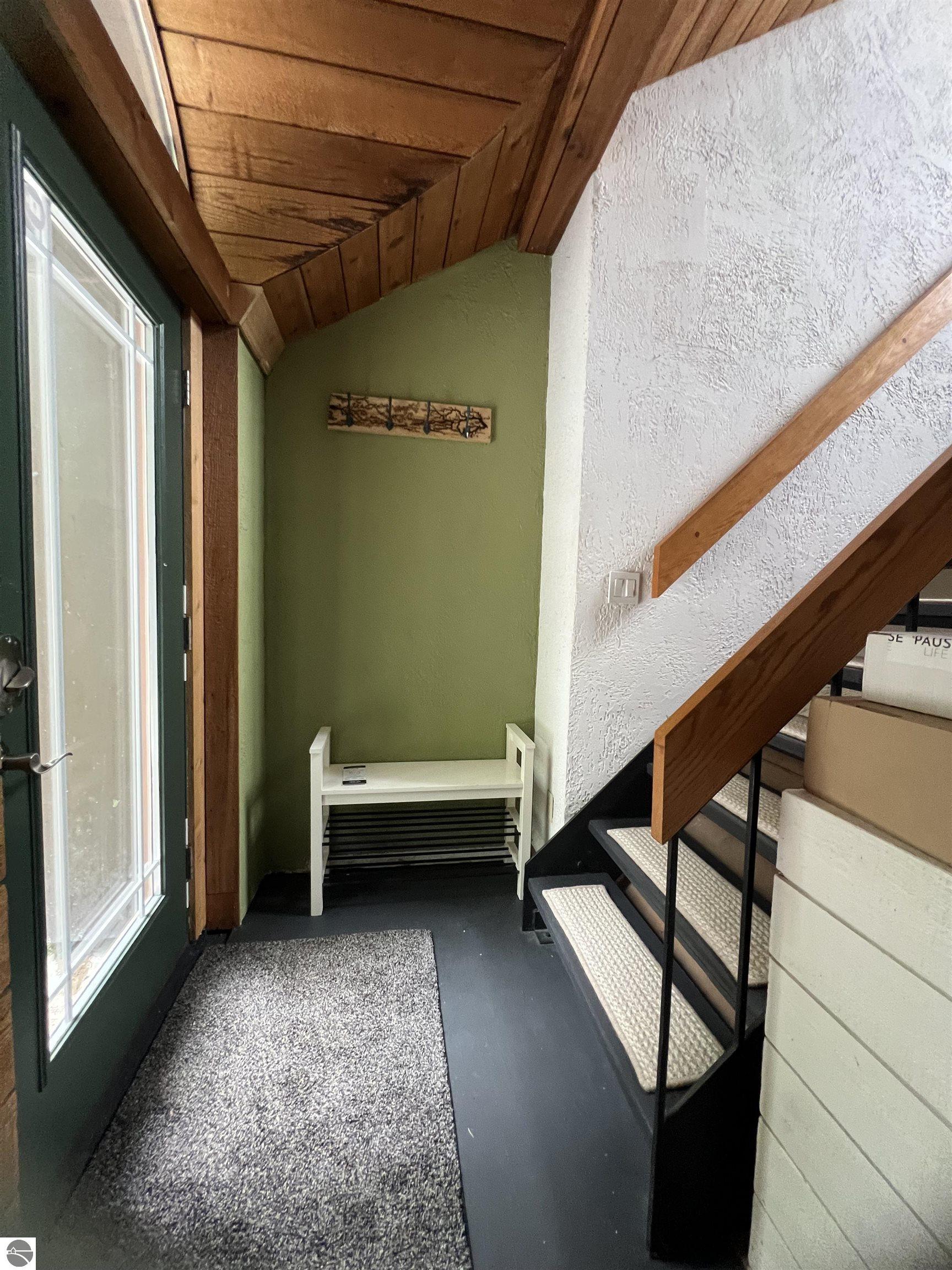 2835 Keewaydin Trail