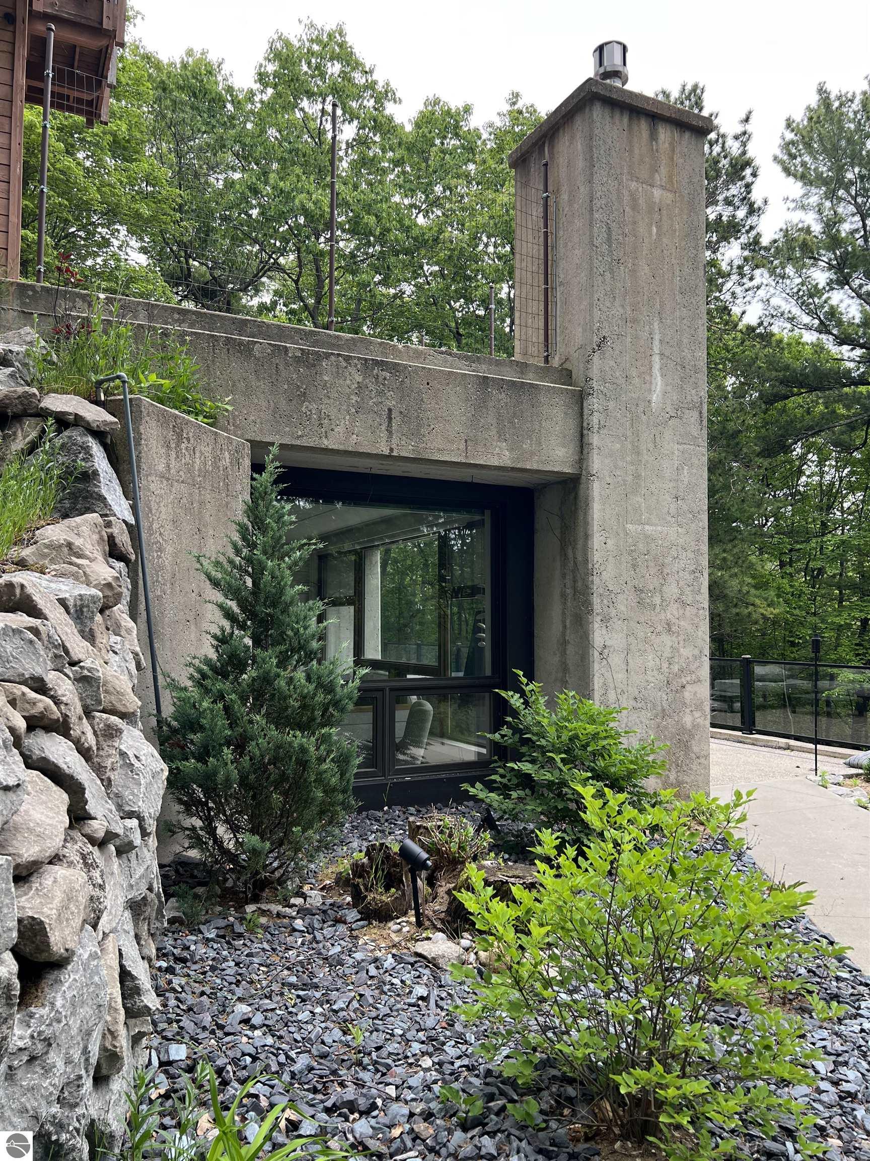 2835 Keewaydin Trail