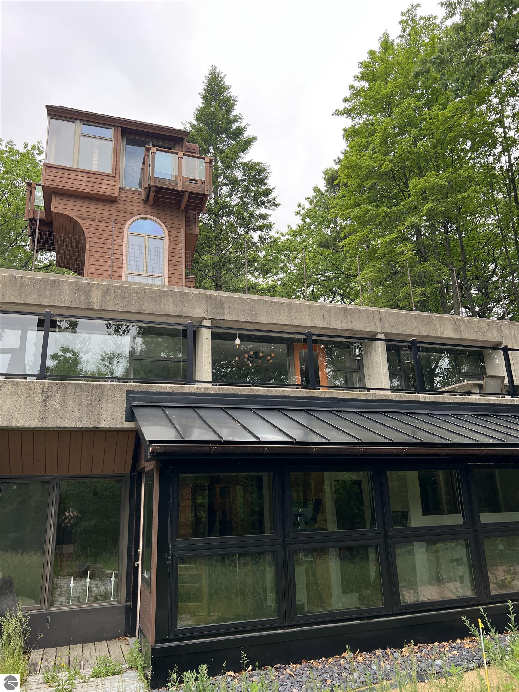 2835 Keewaydin Trail