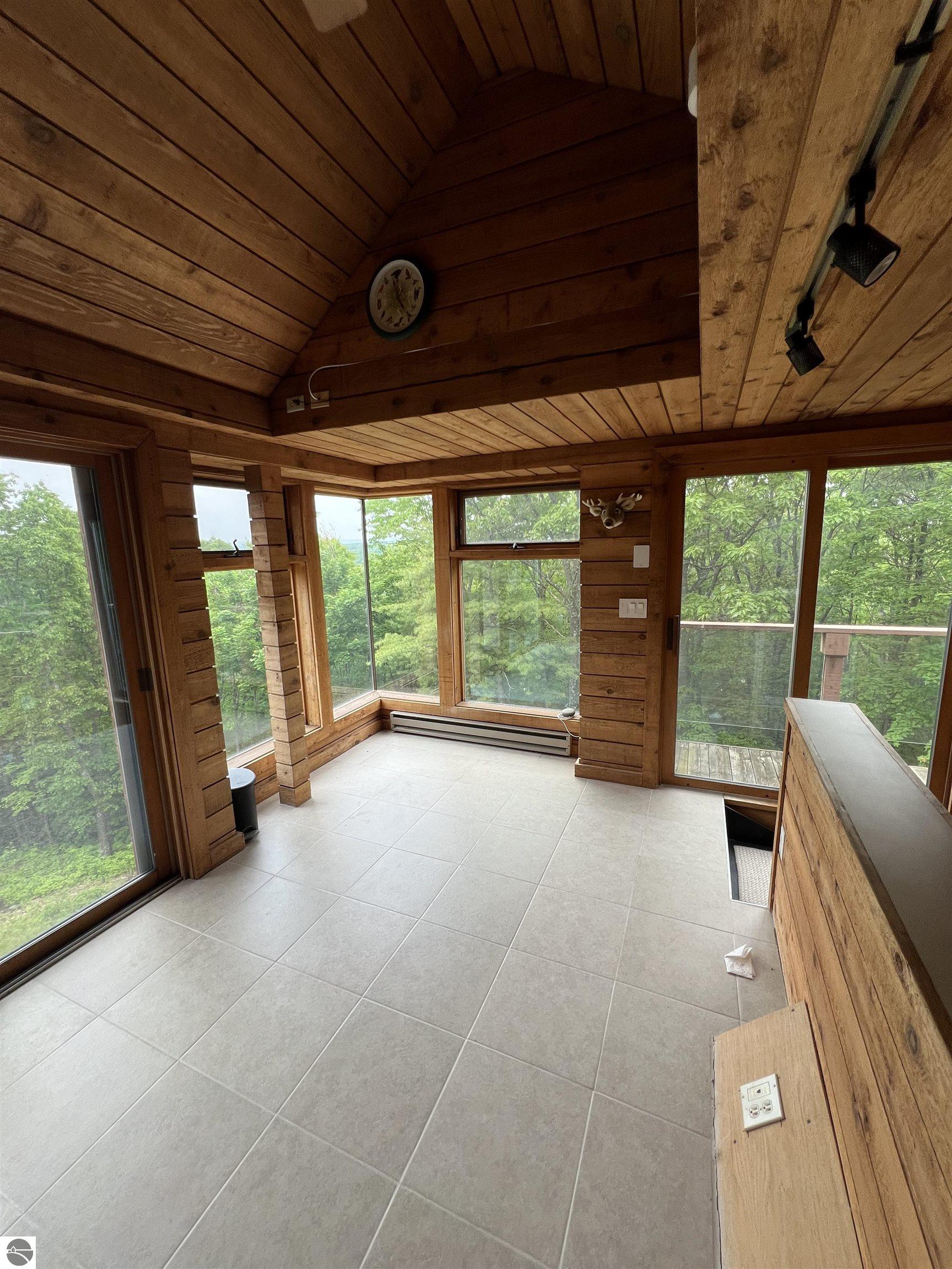 2835 Keewaydin Trail