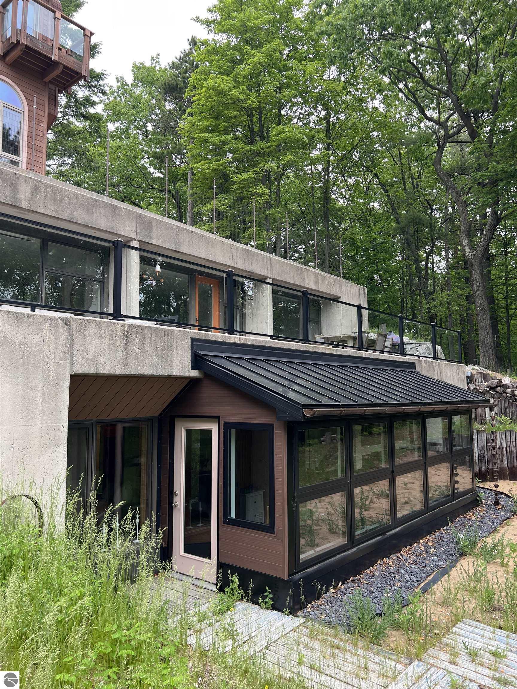 2835 Keewaydin Trail