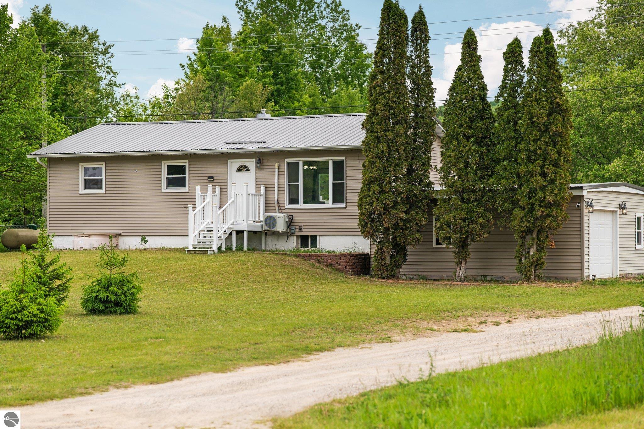 738 Boardman Road