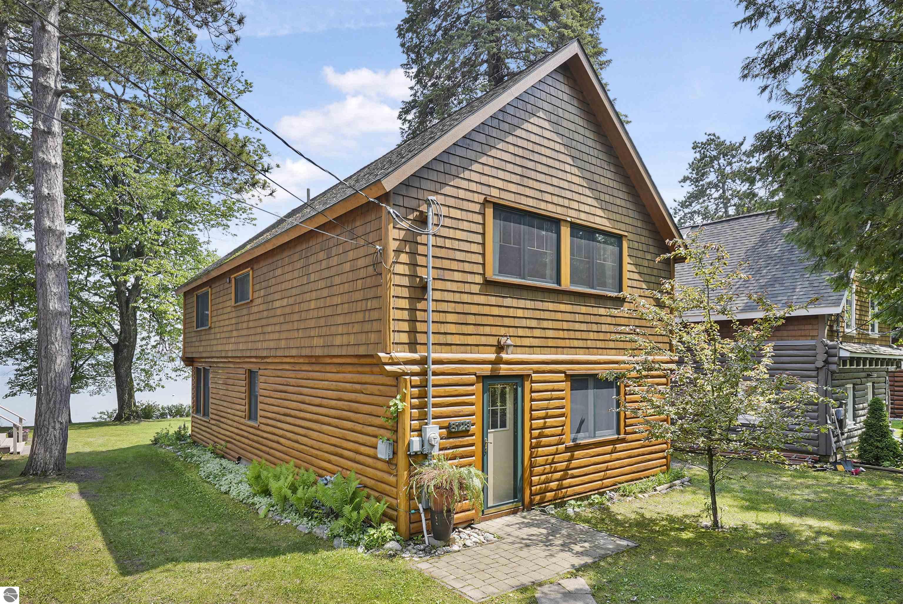 8123 S Rustic Drive