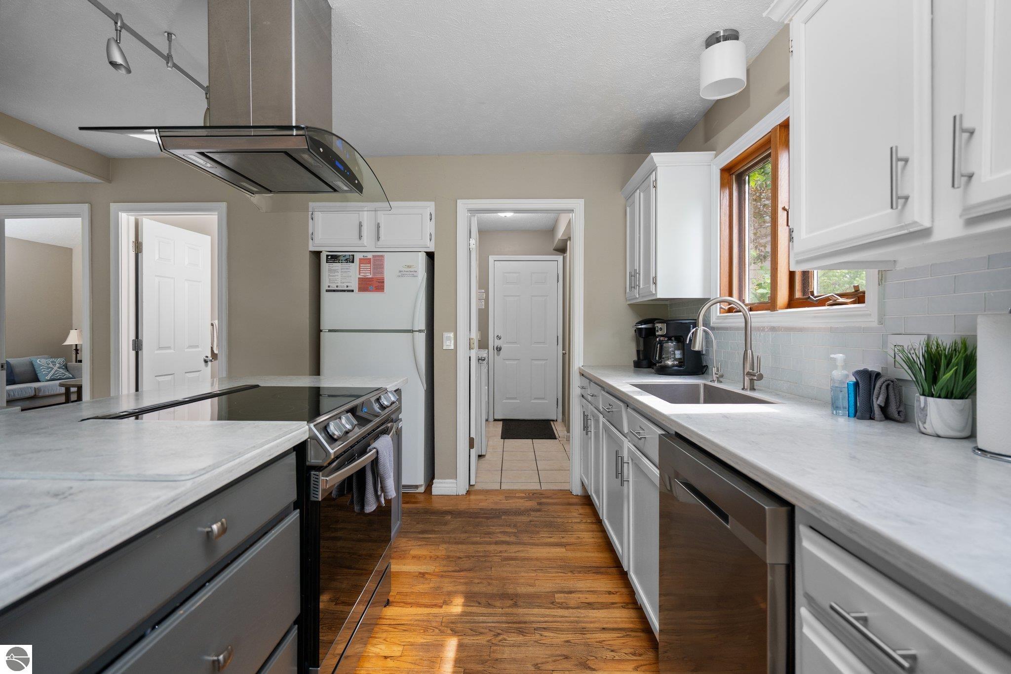 10129 Deerpath South