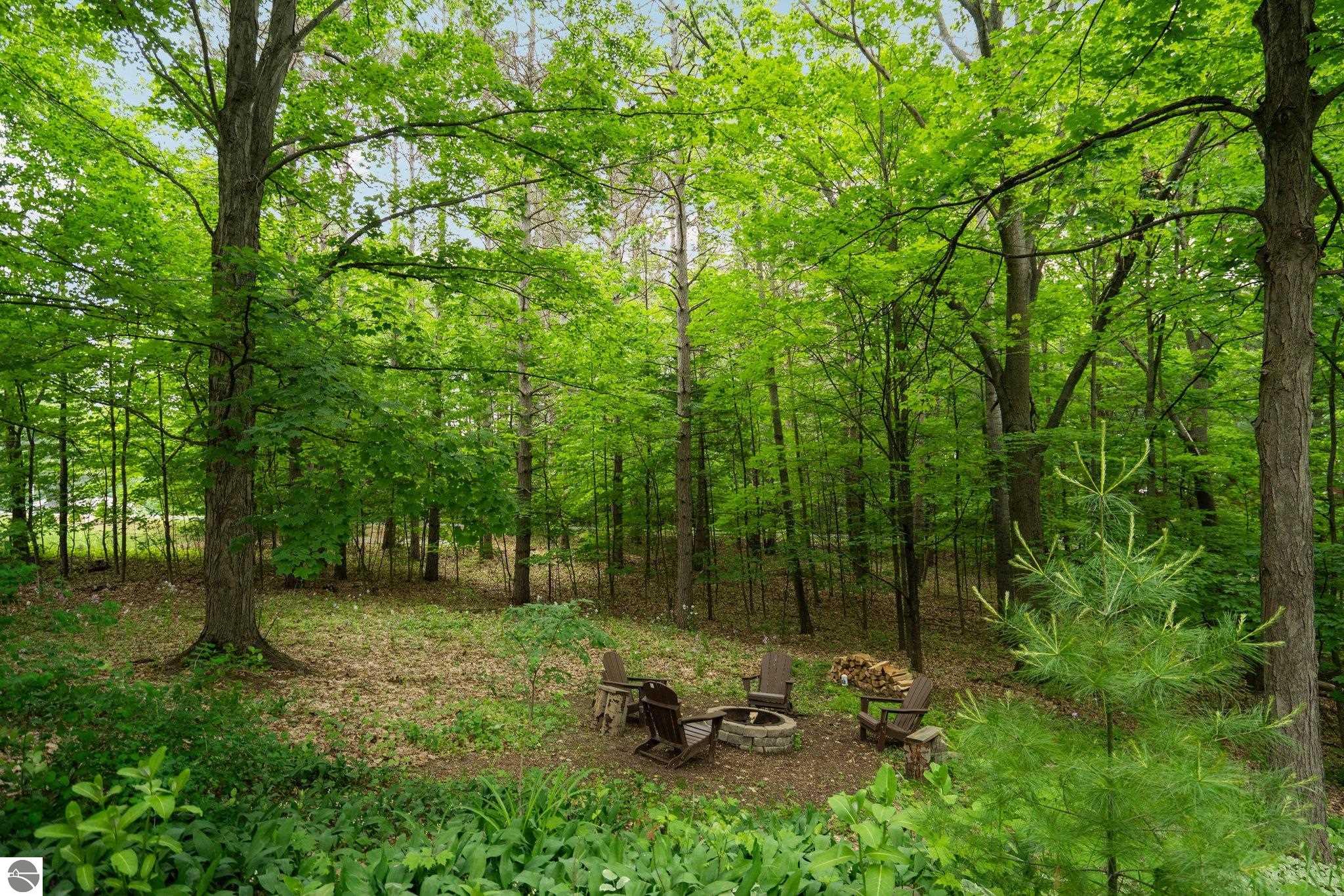 10129 Deerpath South
