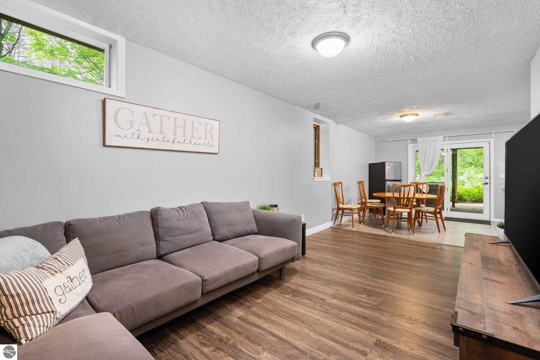 10129 Deerpath South